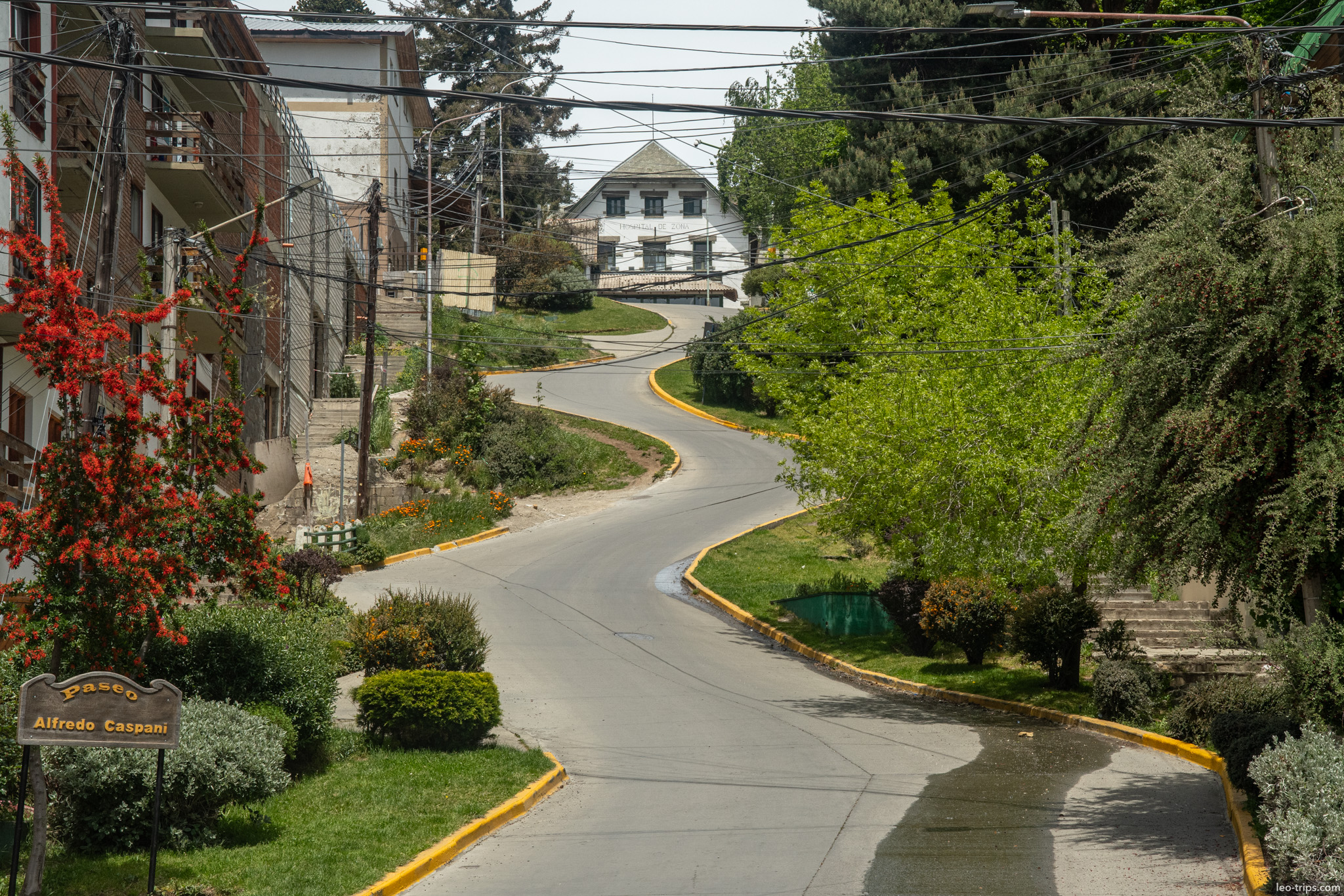winding residential street houses san carlos de bariloche