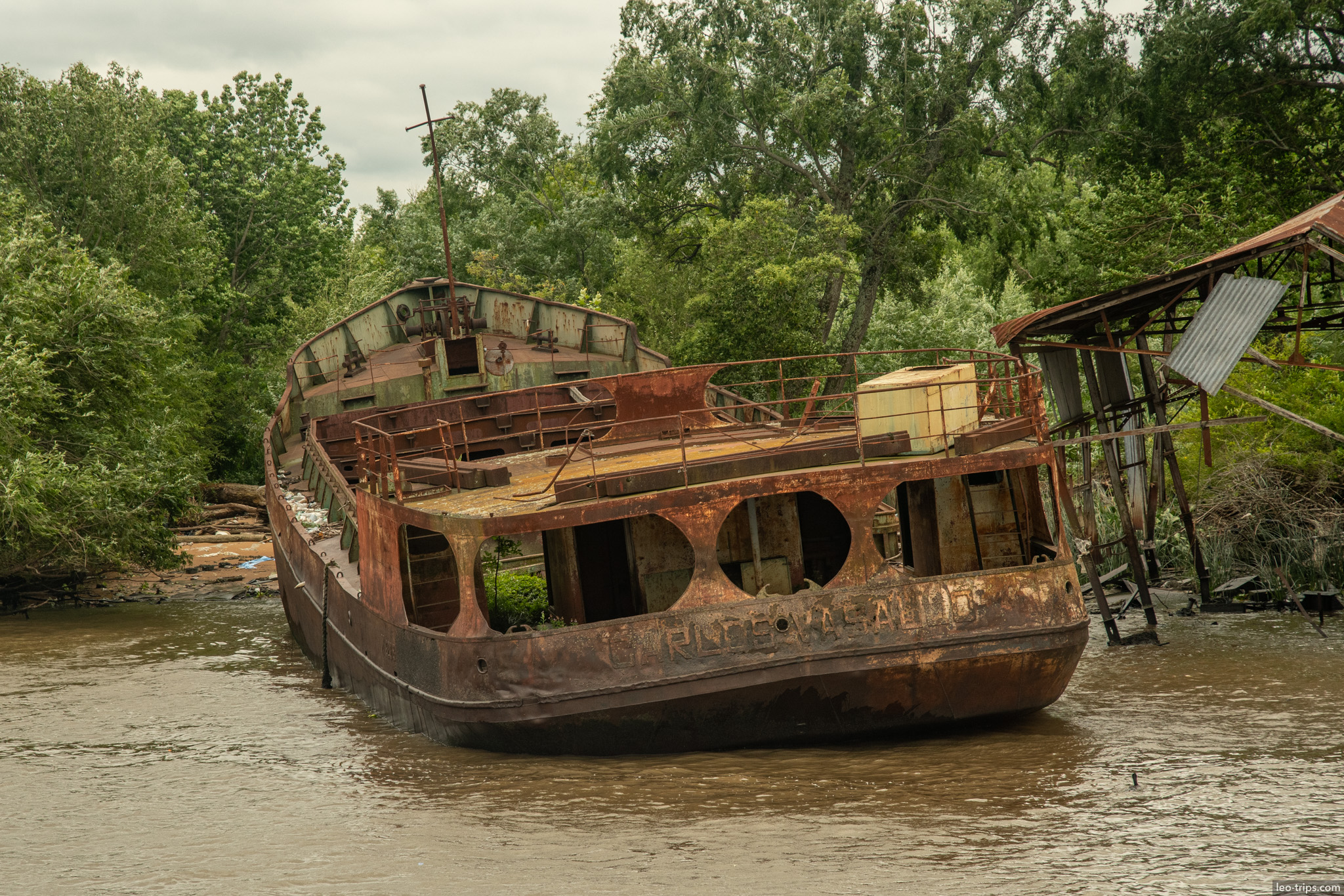 abandoned rusted shipwreck delta tigre tigre