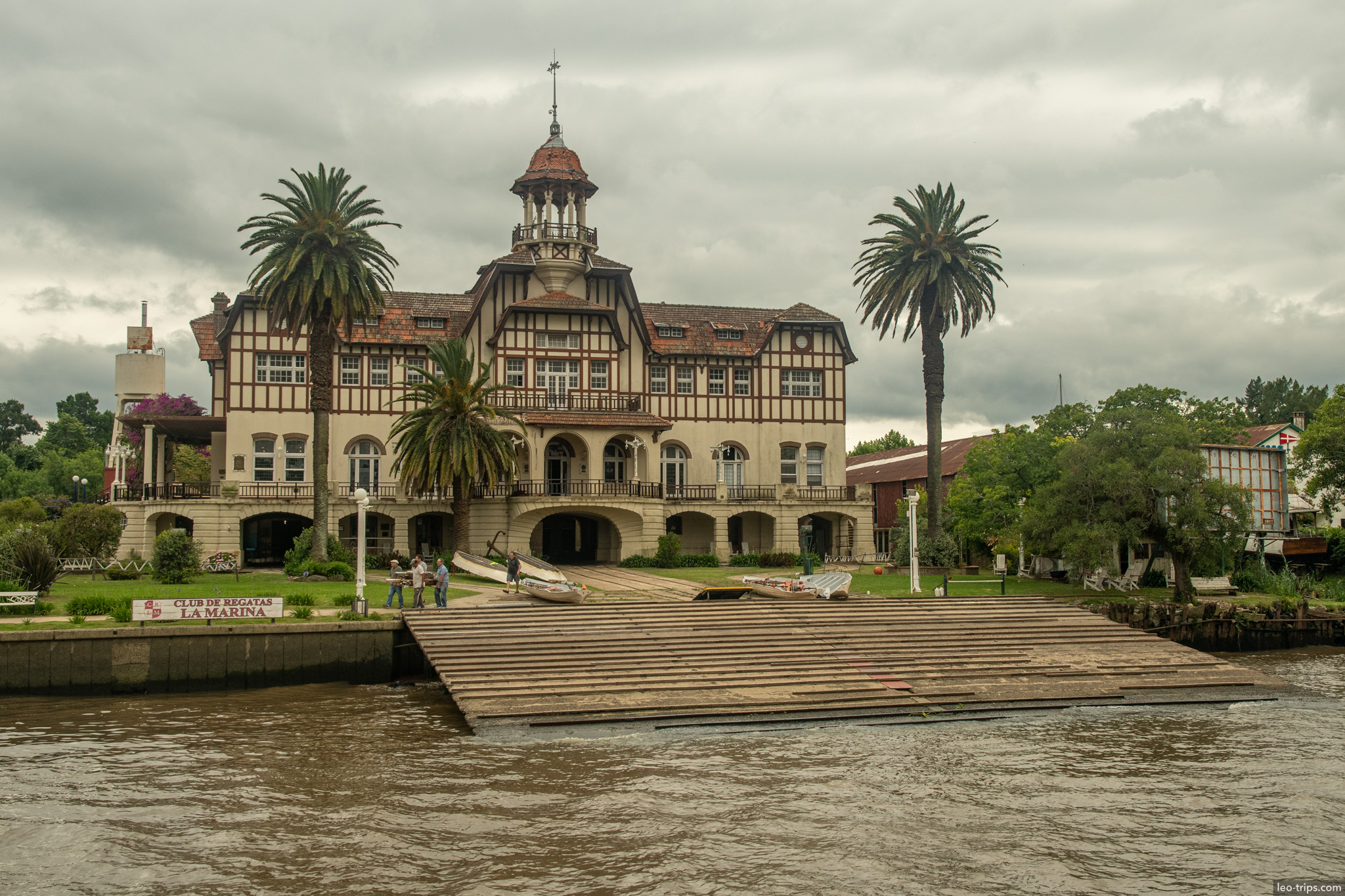 club de regatas la marina building tigre