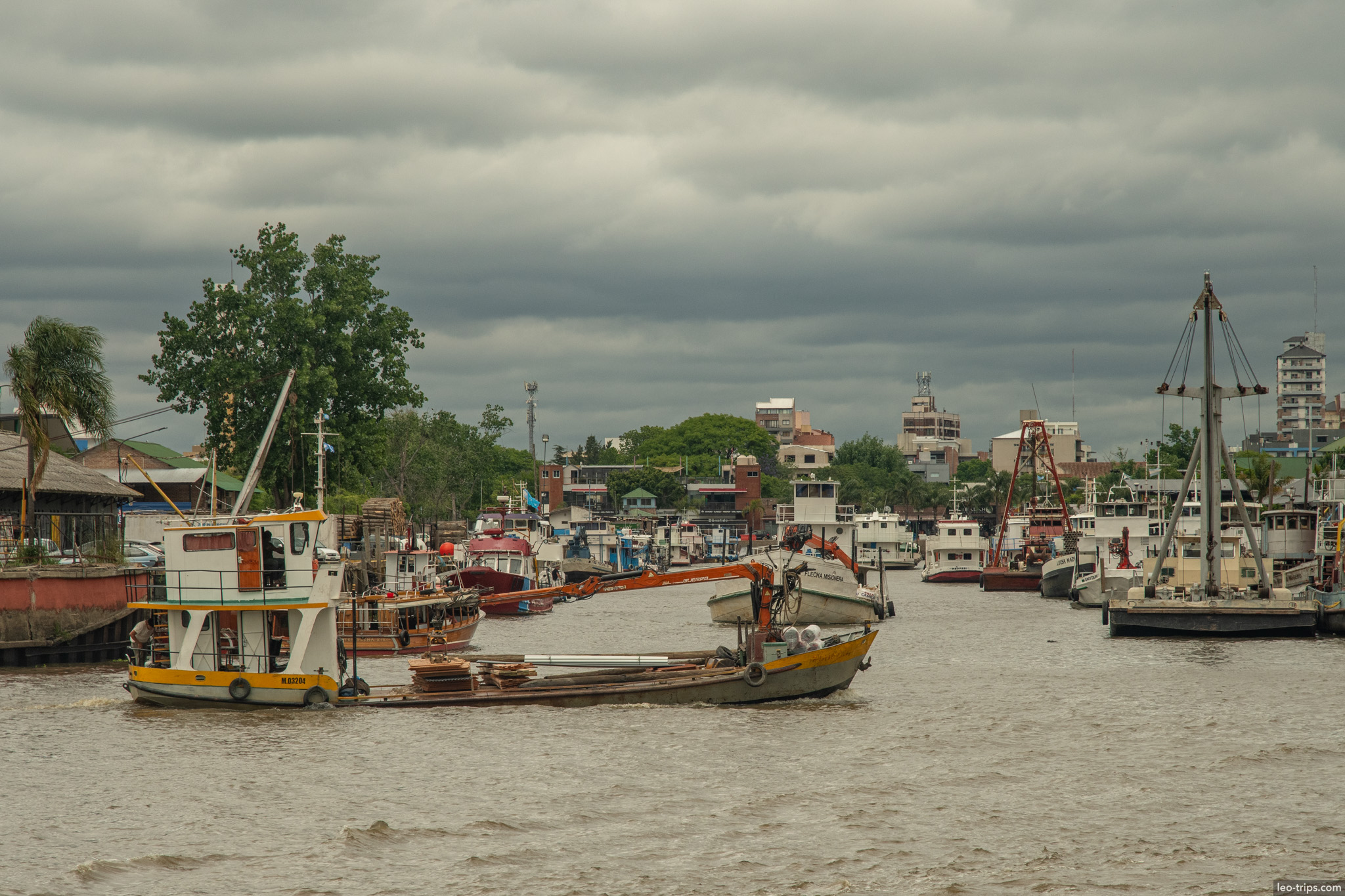 delta river cargo boats industrial scene tigre