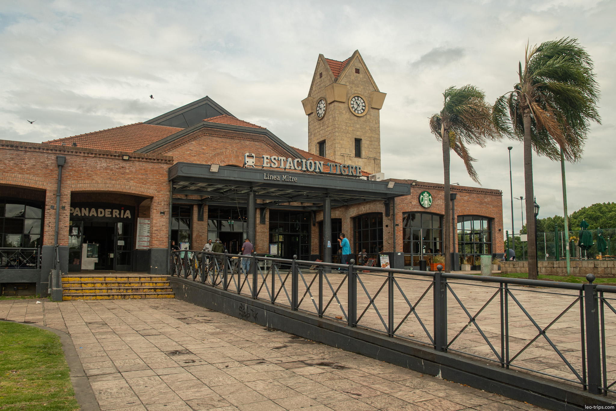 estacion tigre train station clock tower tigre