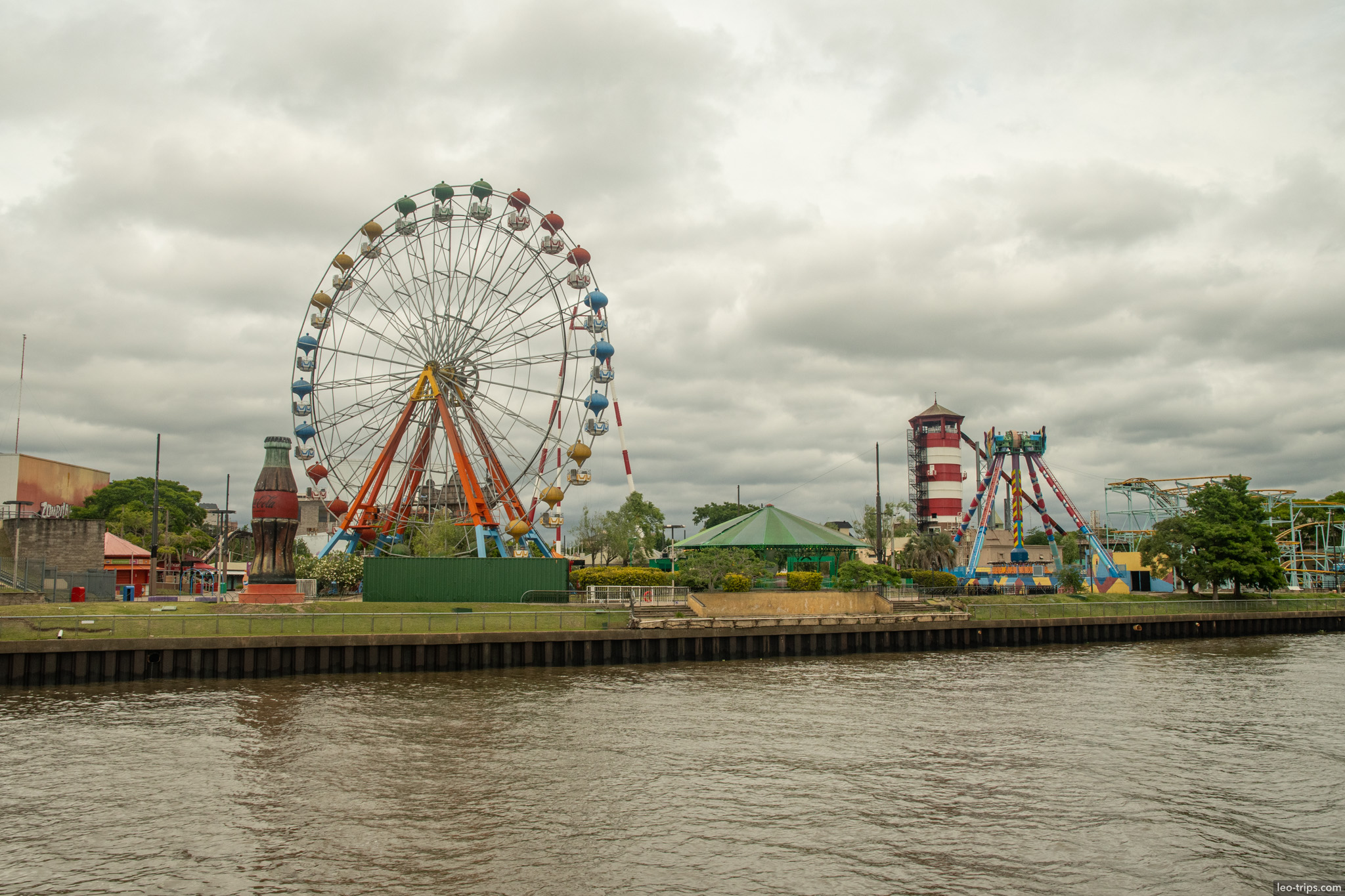 parque de la costa ferris wheel tigre