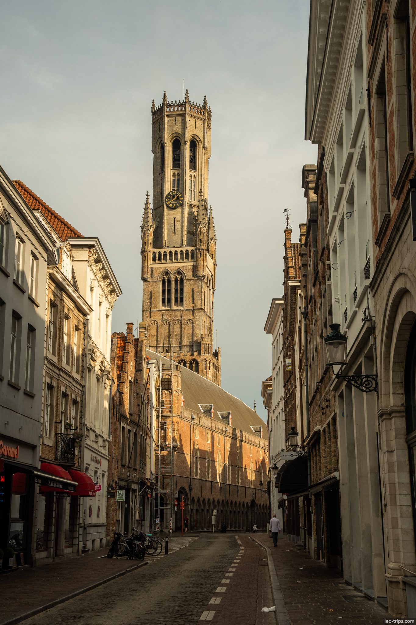 bruges belfort belfry tower street perspective golden light bruges