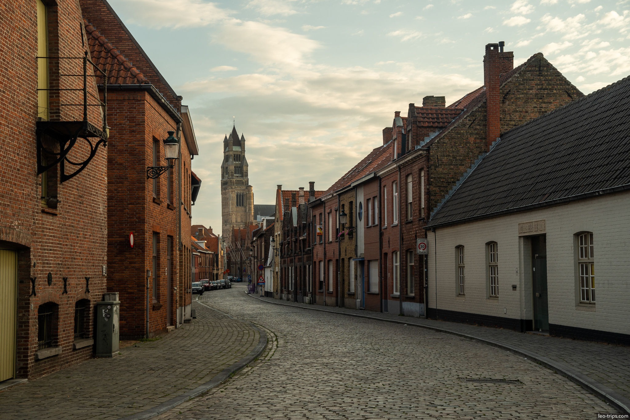 bruges cobblestone street sint salvatorskathedraal view bruges