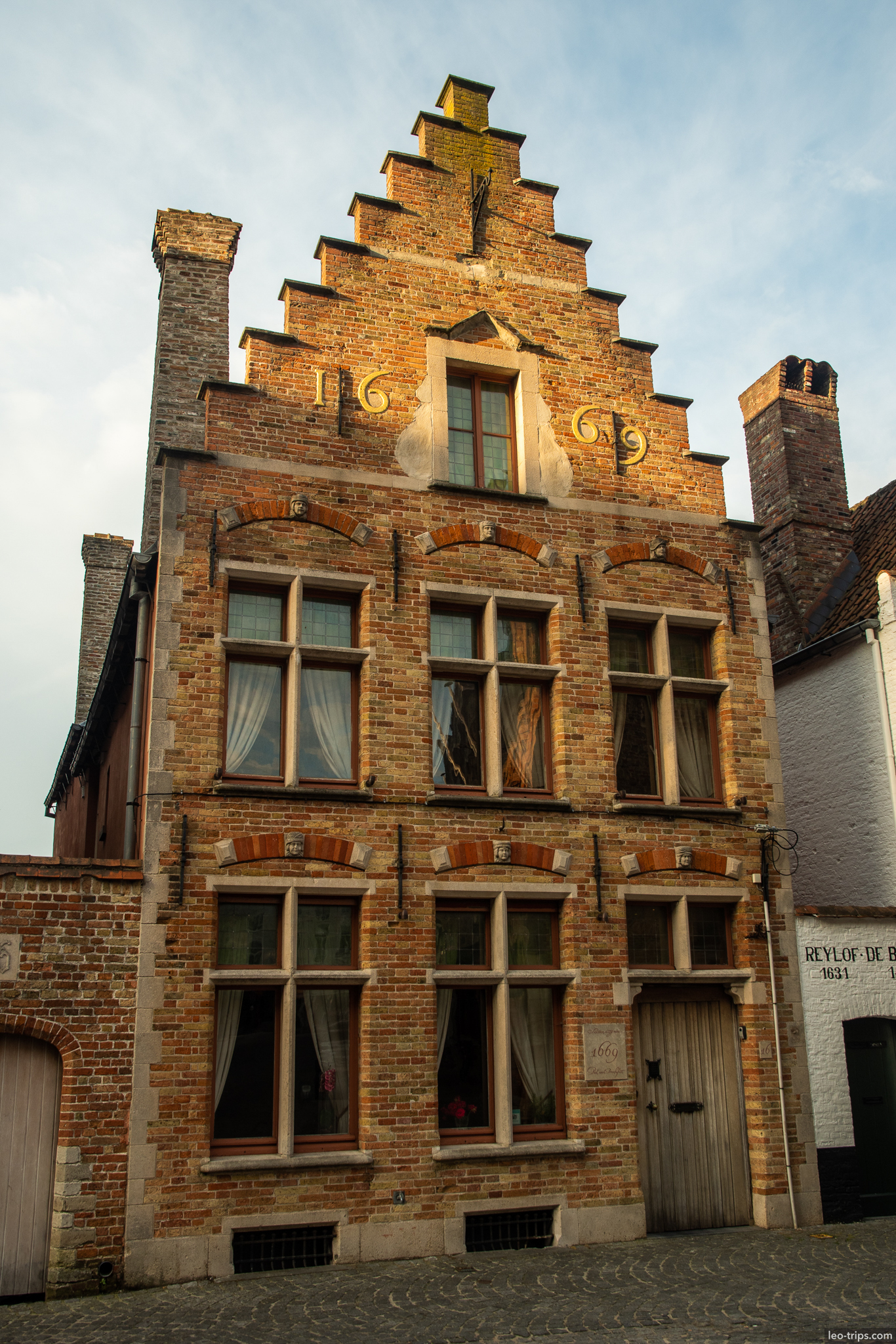 bruges historic house 1669 stepped gable facade bruges