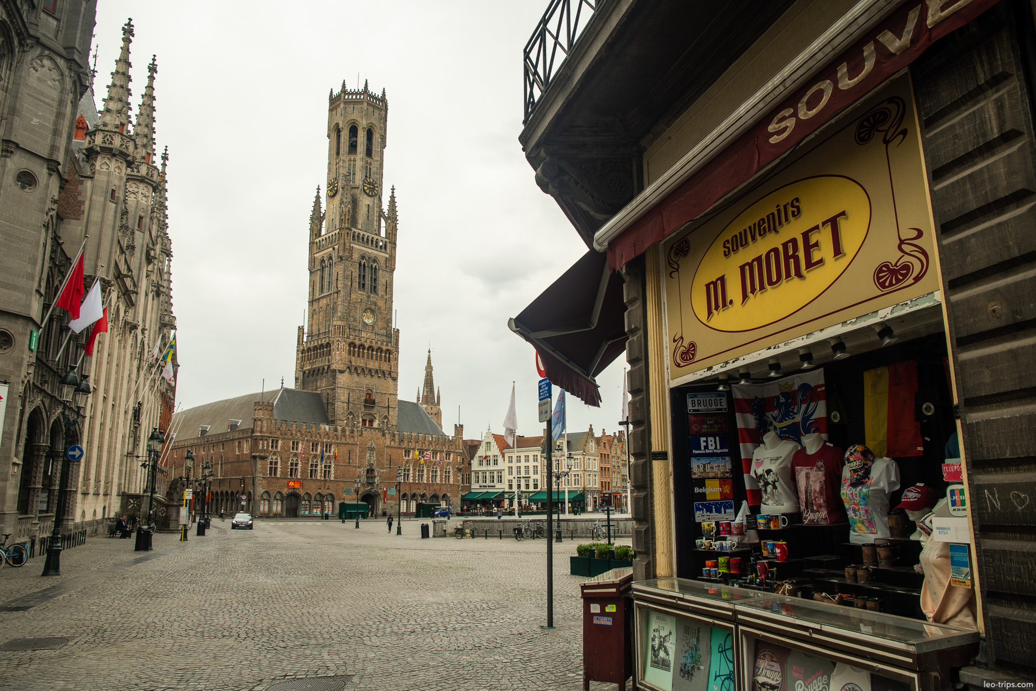 bruges markt belfort souvenir shop moret wide bruges