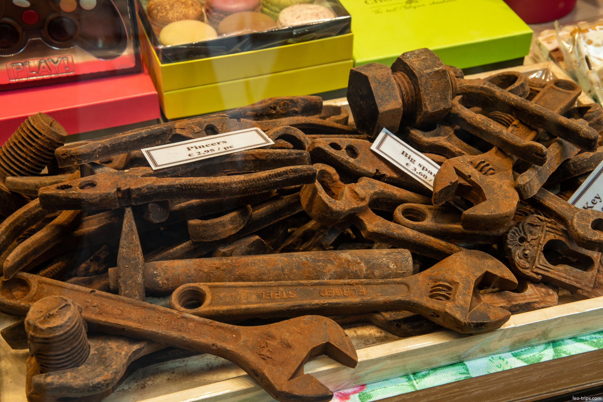 brussels chocolate shop tool shaped pralines brussels