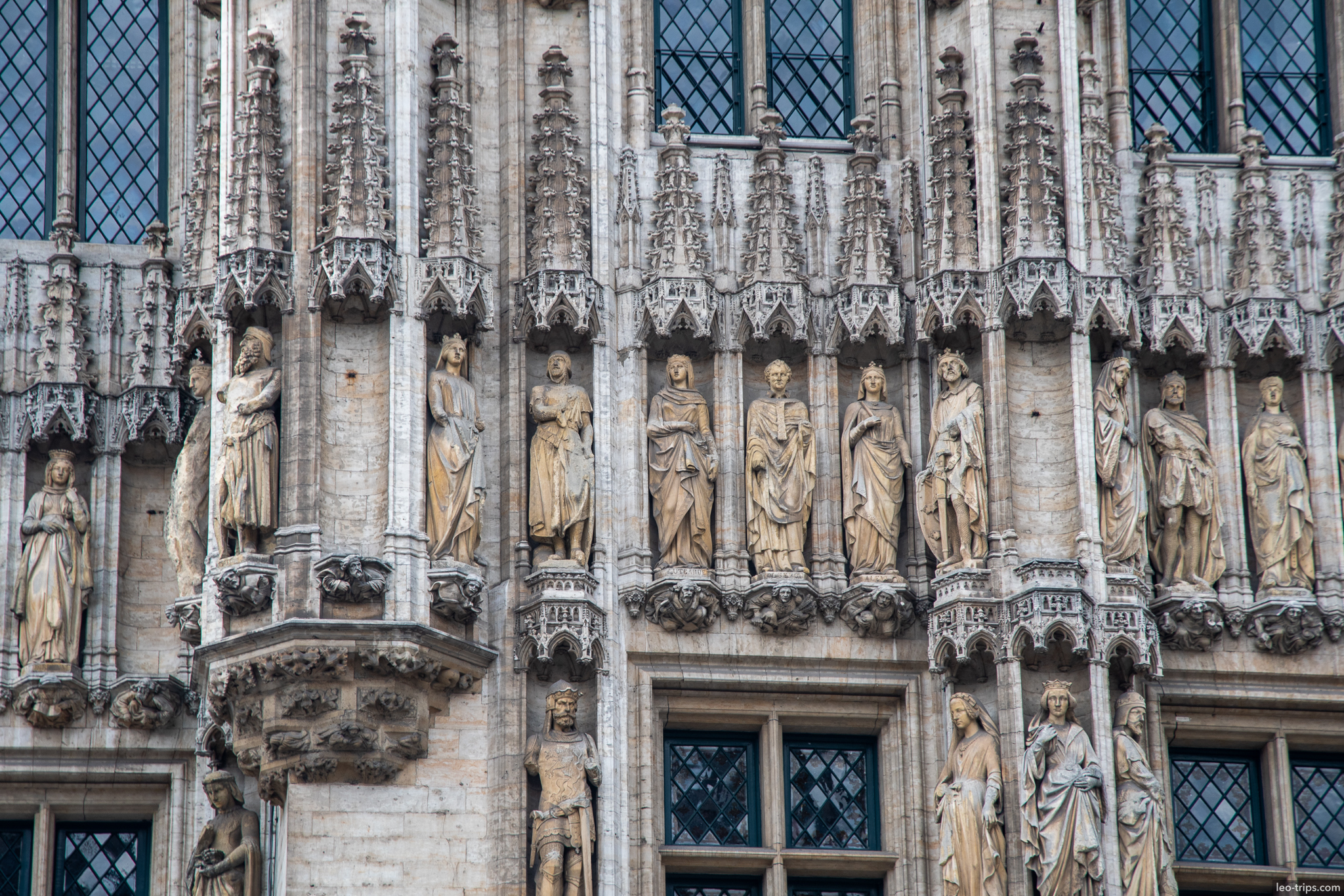 brussels city hall gothic sculptures brussels
