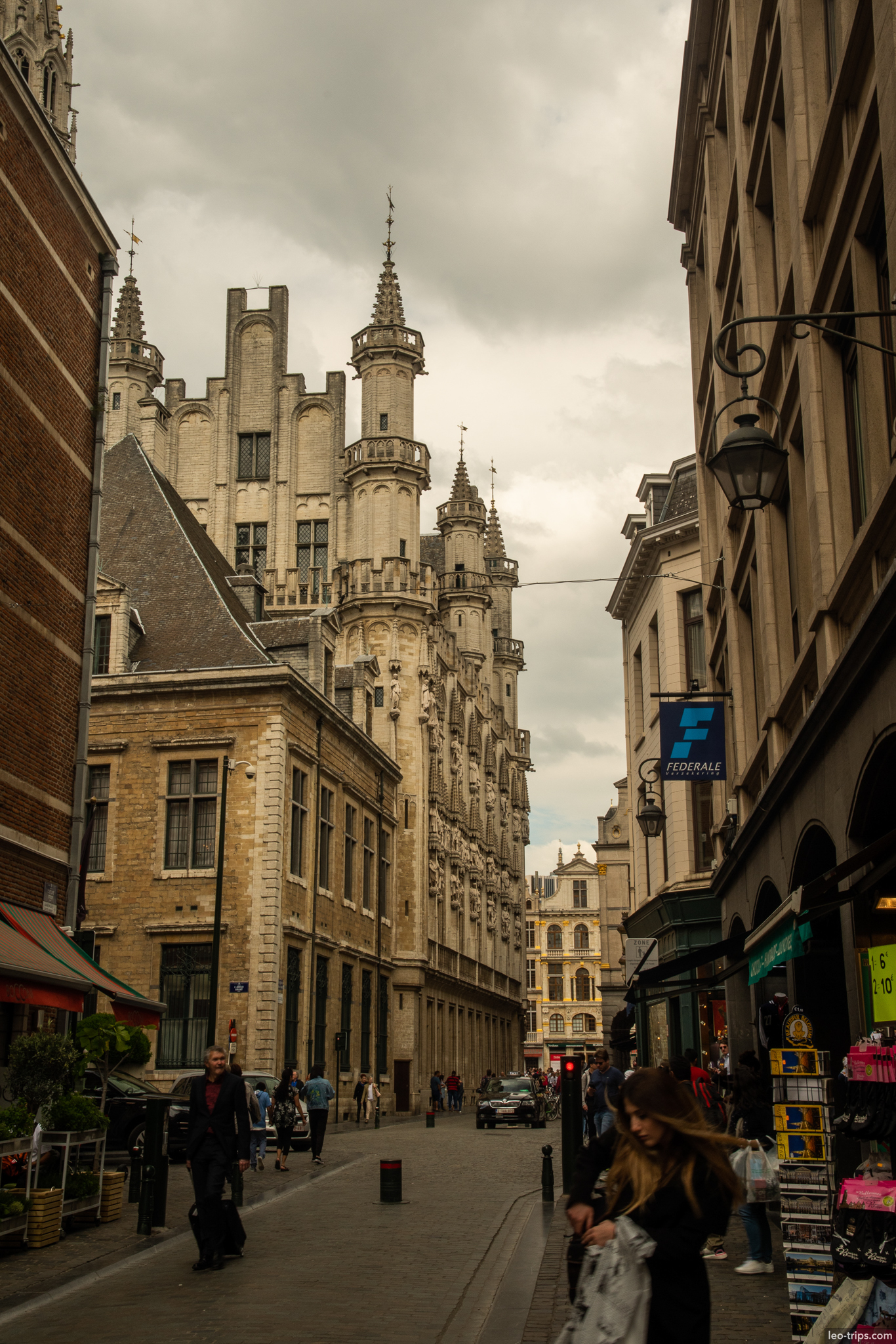 brussels street maison du roi gothic towers brussels