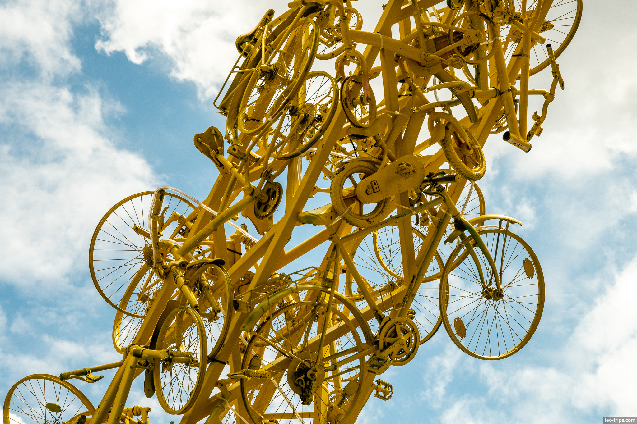 brussels yellow bicycle sculpture brussels