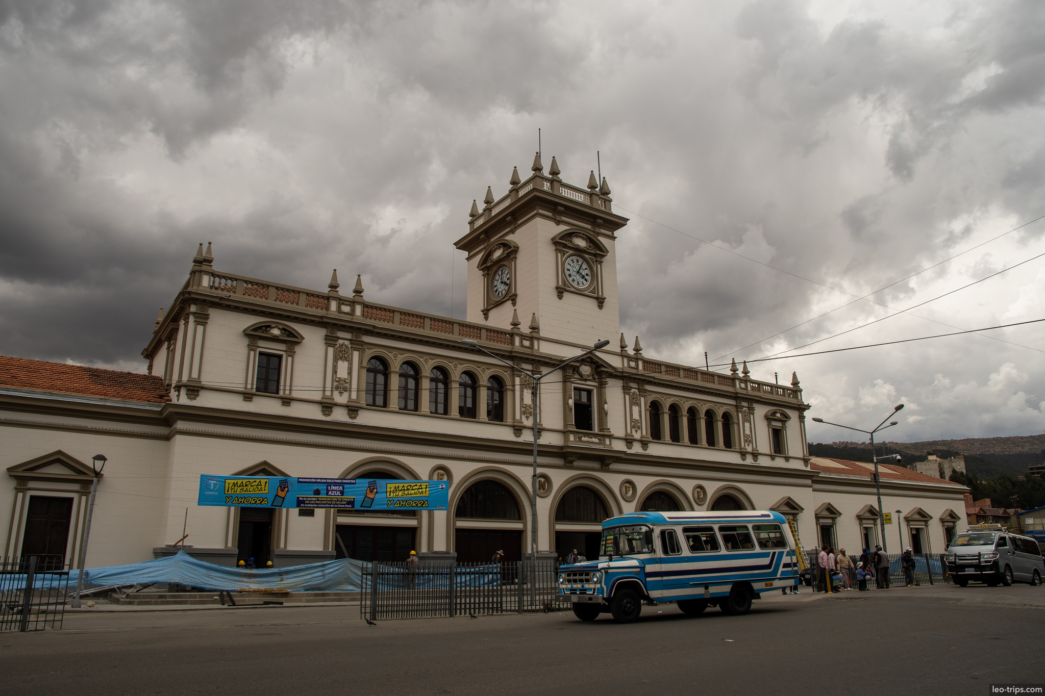 la paz estacion central ferrocarriles clock tower la paz