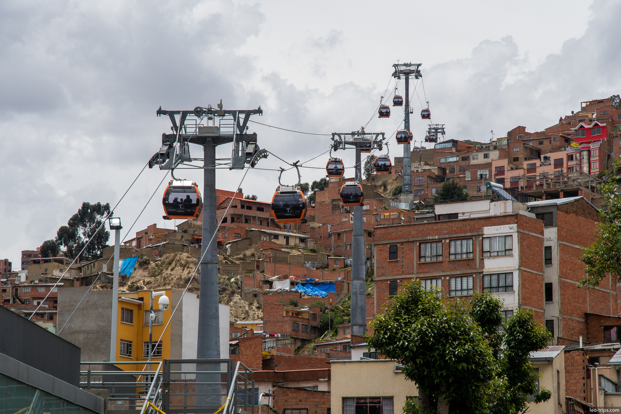 la paz teleferico orange line hillside cabins la paz