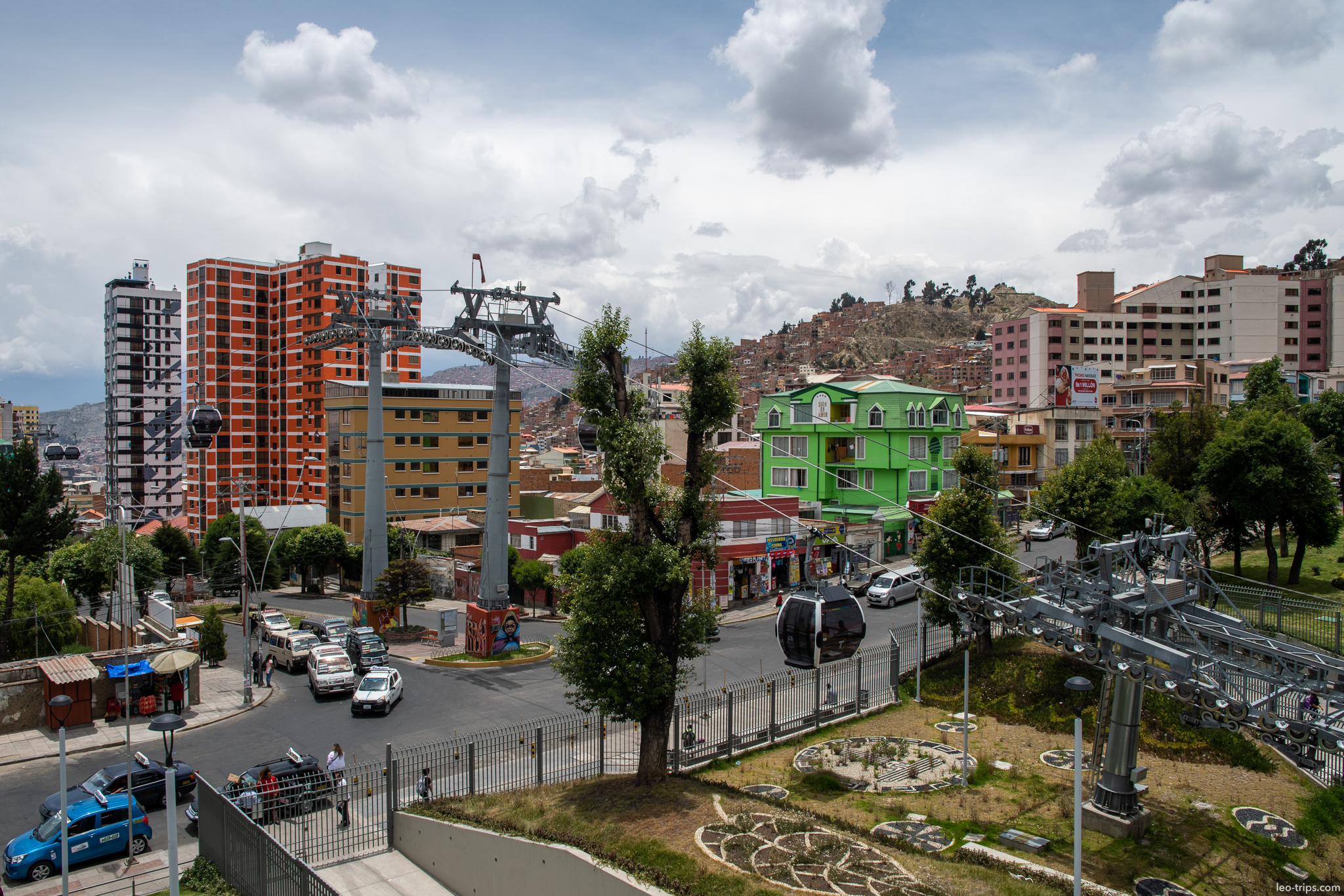 la paz teleferico station green building street la paz