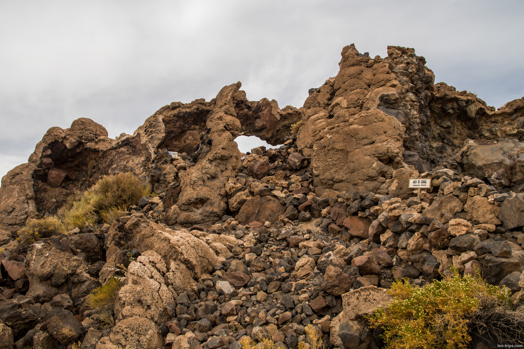 isla incahuasi volcanic rock arch formation salar de uyuni