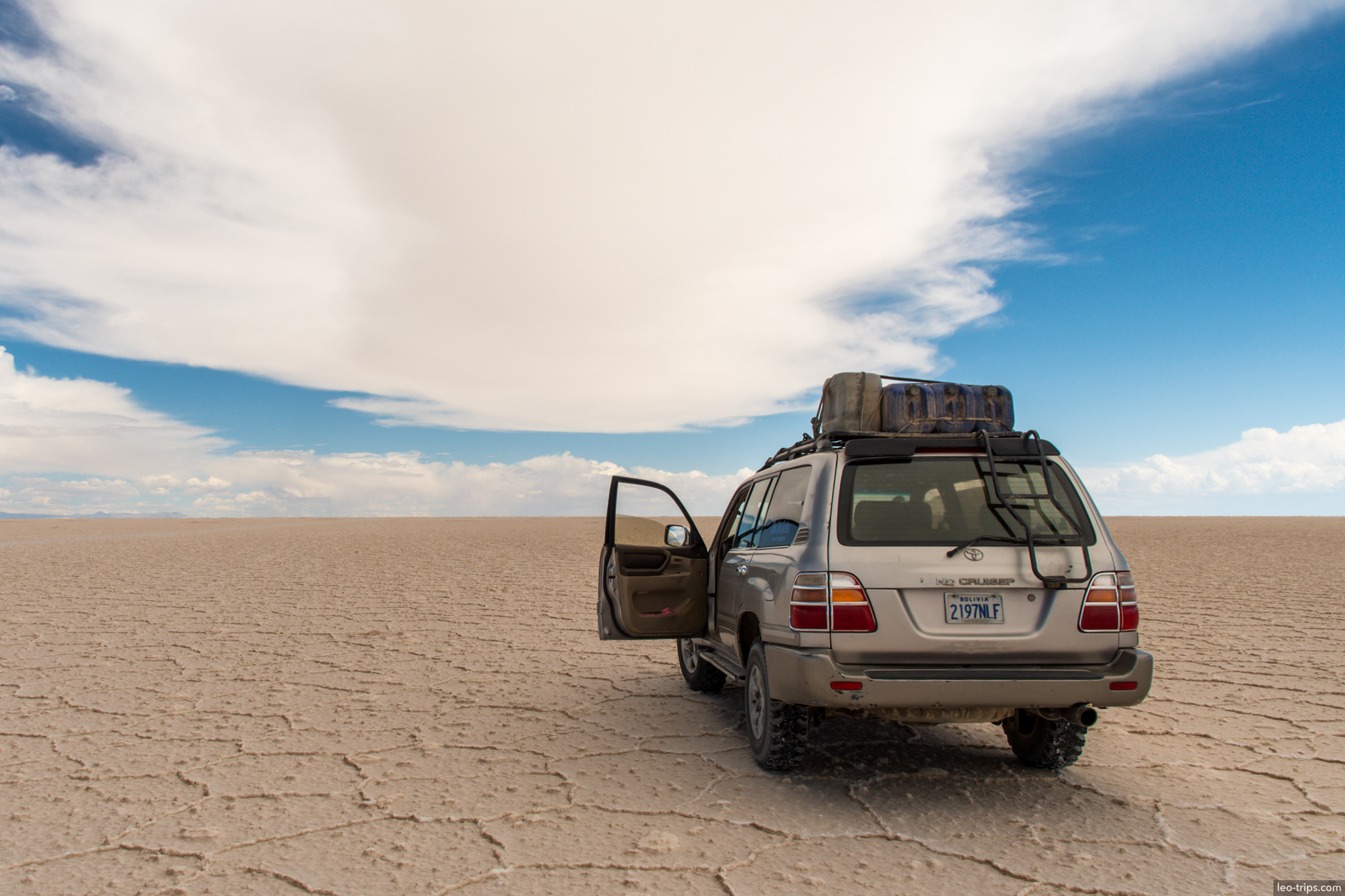 salar de uyuni toyota landcruiser open door salar de uyuni
