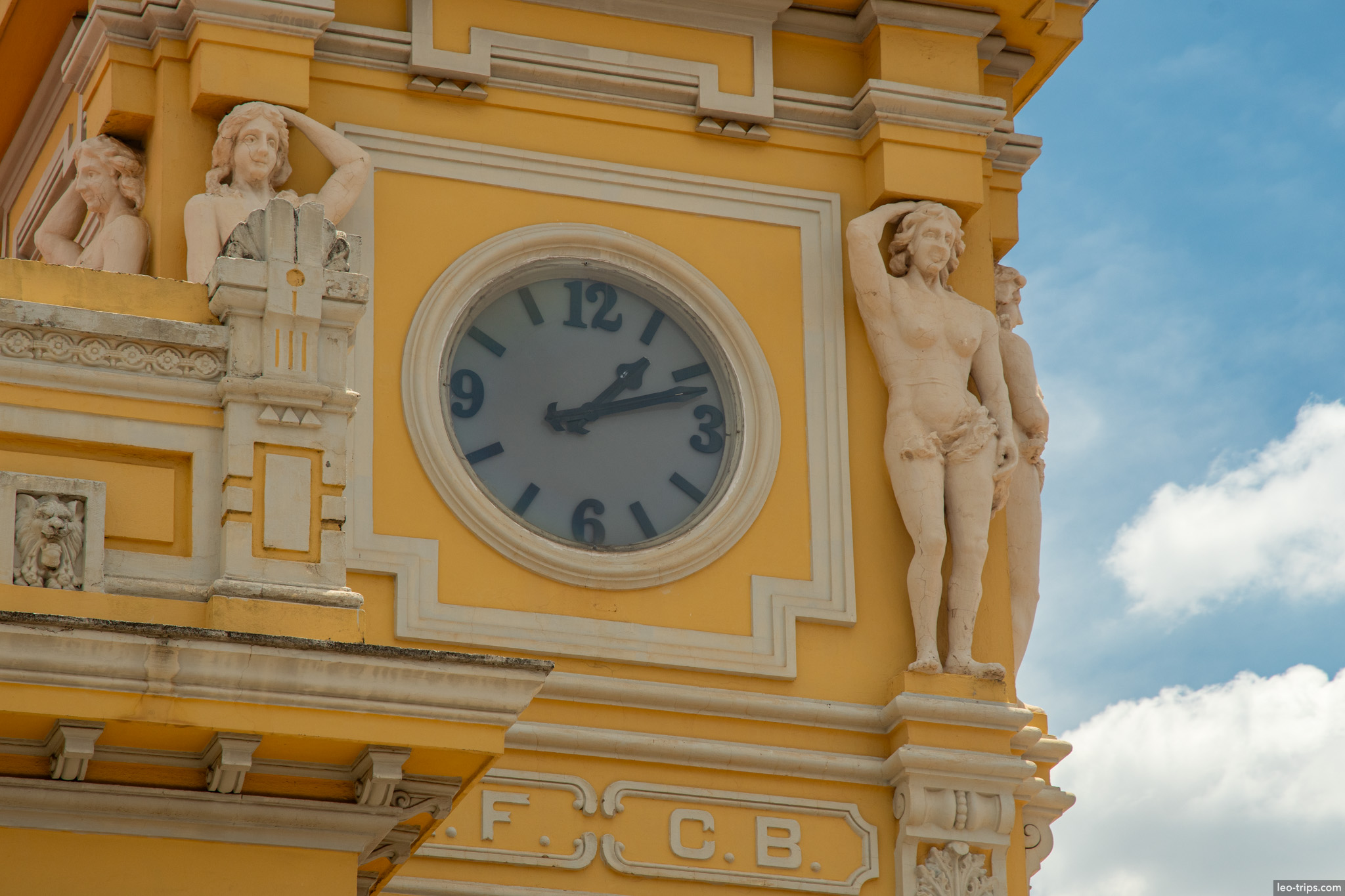 clock tower caryatids estacao central belo horizonte