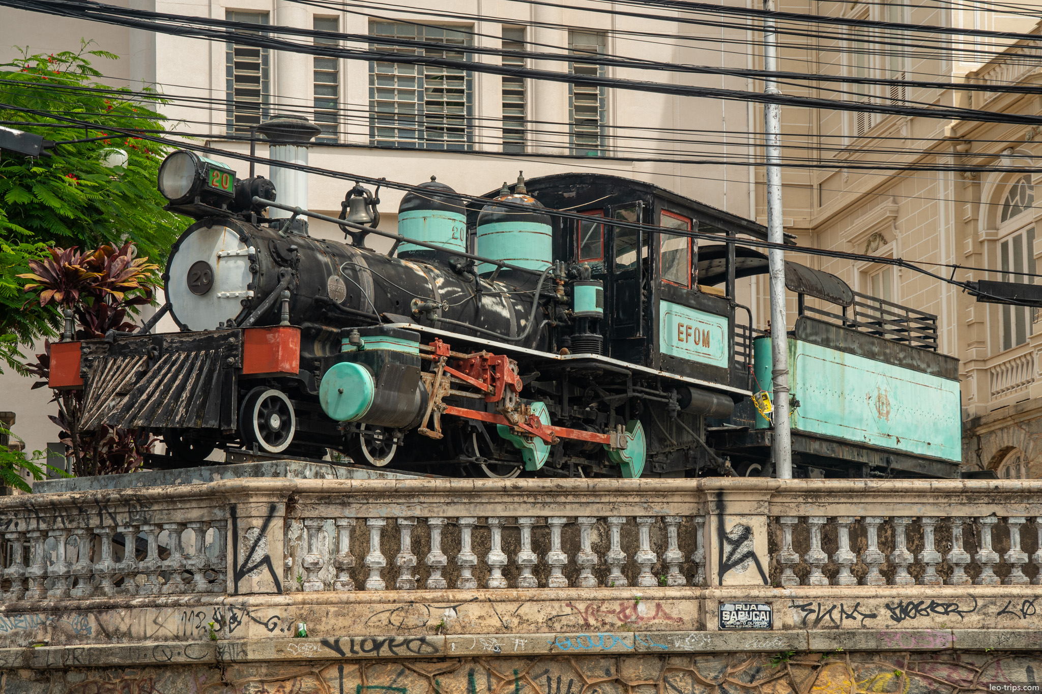 efom steam locomotive monument rua sapucai belo horizonte