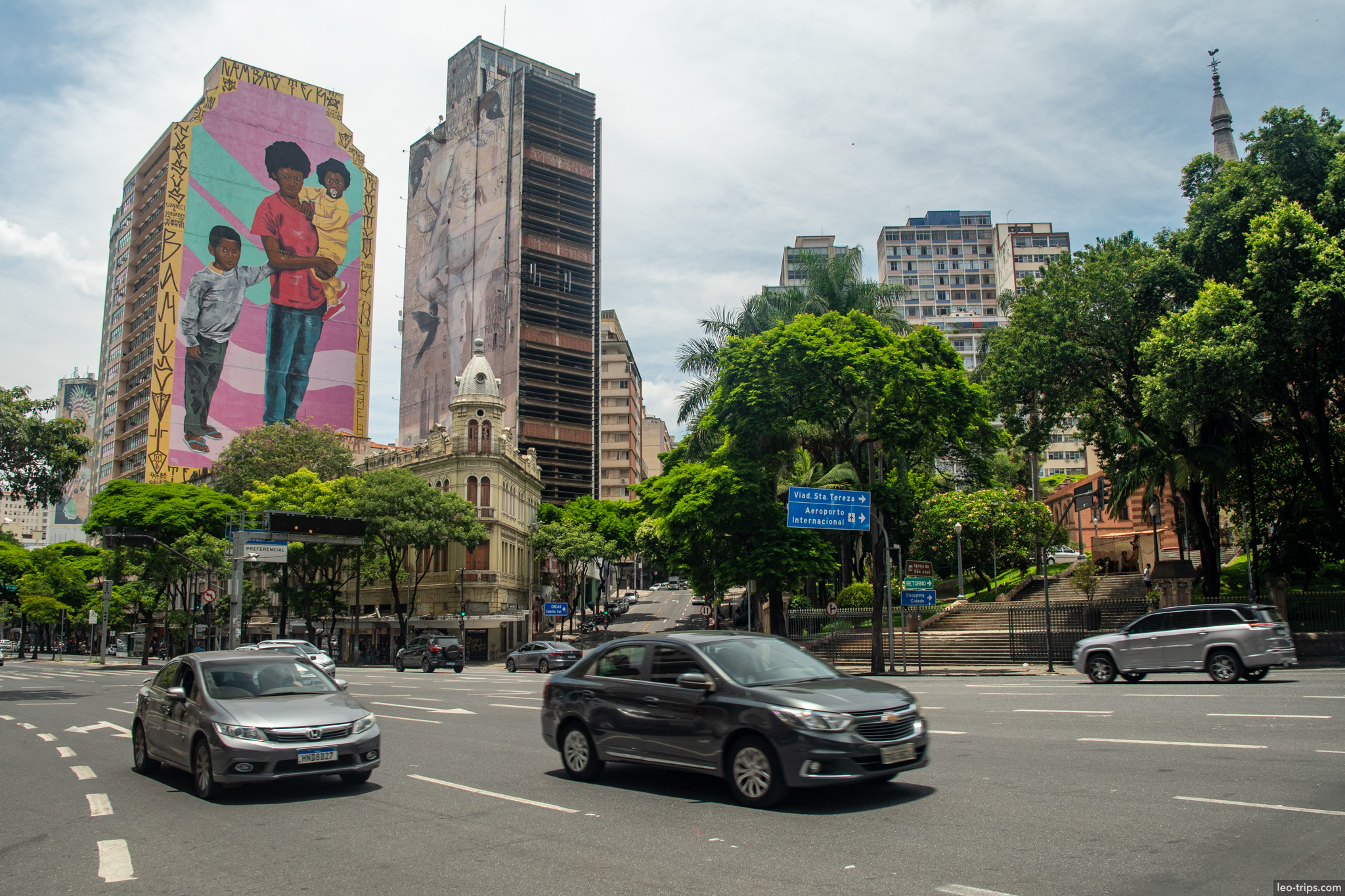 giant family mural avenida afonso pena belo horizonte