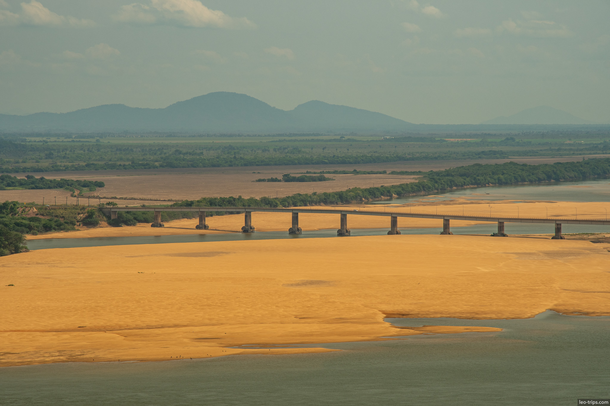 bridge over sandy river boa vista