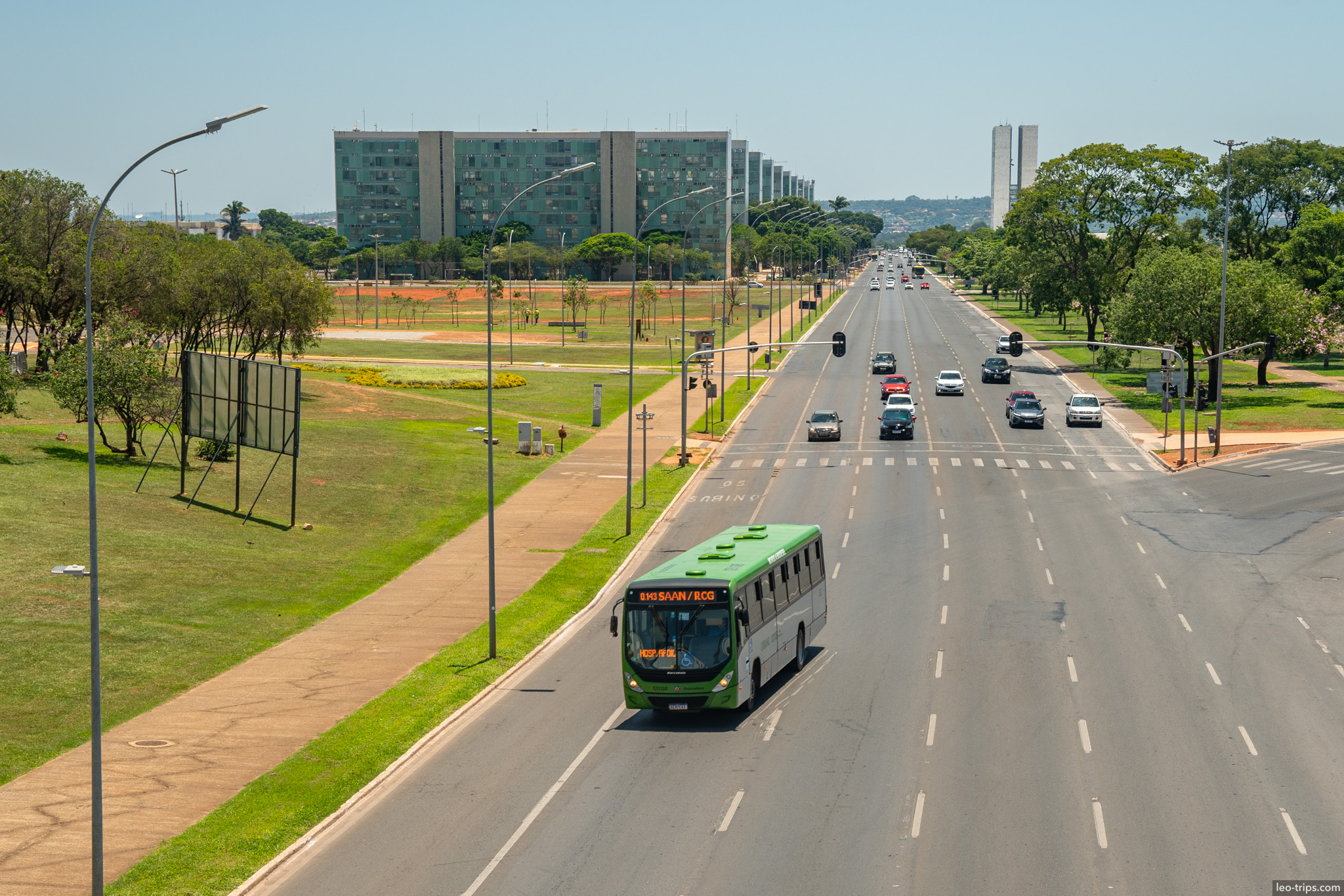 eixo monumental ministries buildings congress towers brasilia