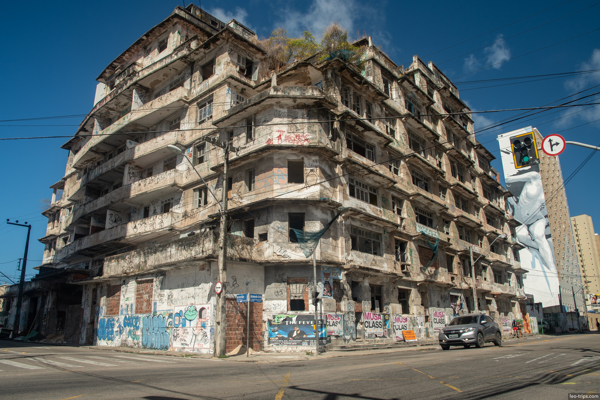 abandoned building graffiti downtown fortaleza fortaleza