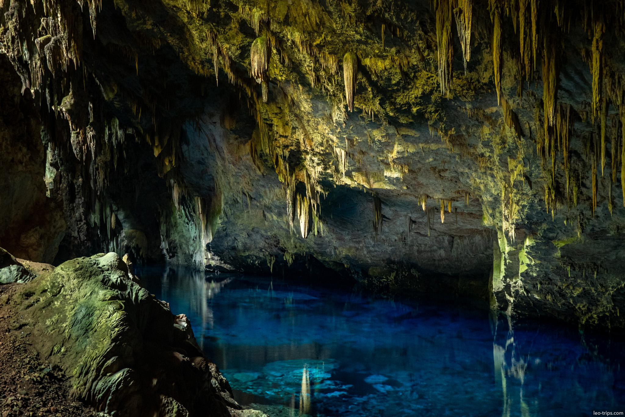 sapphire underground lake with reflections gruta do lago azul gruta do lago azul