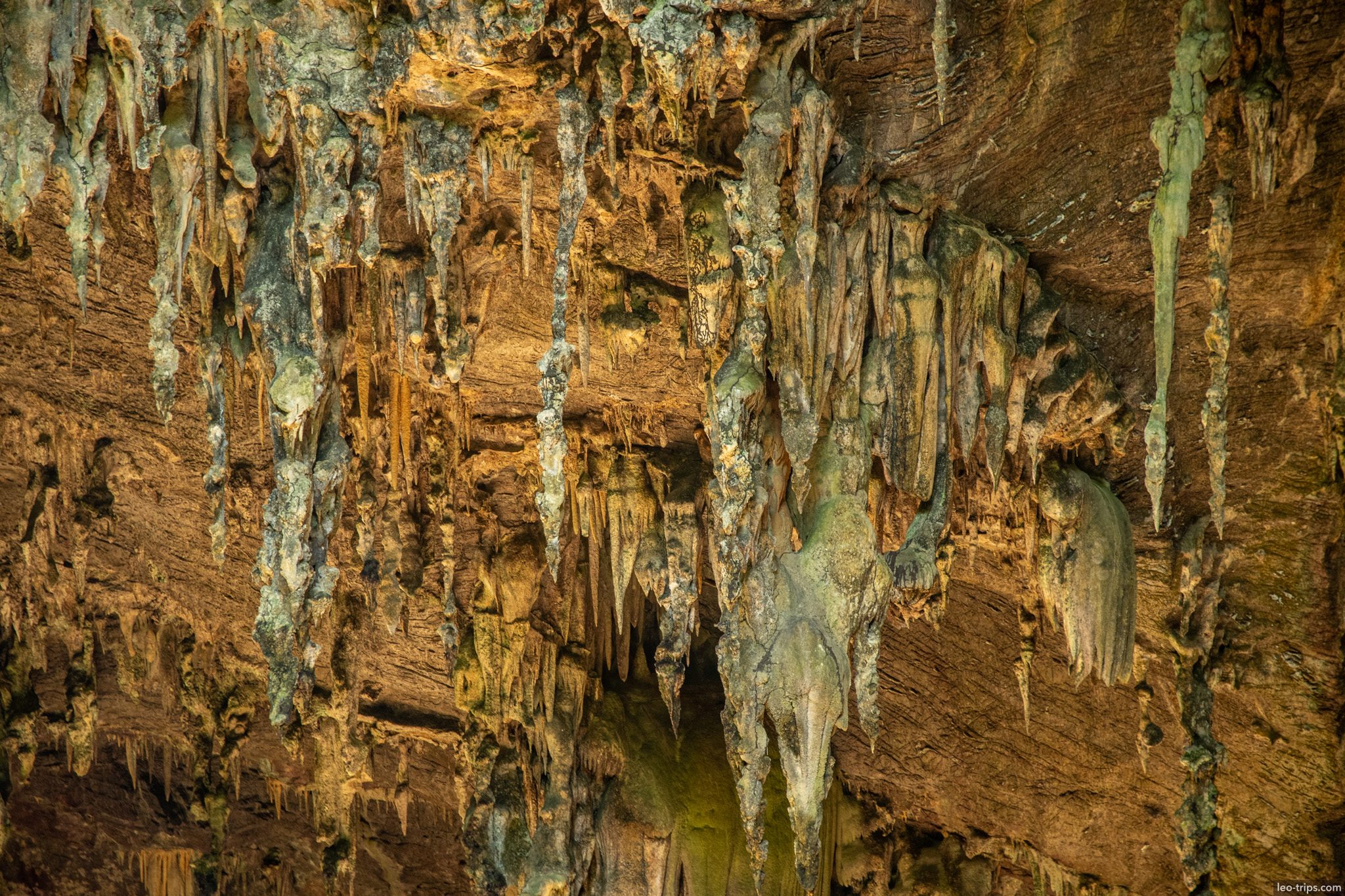 stalactites at cave entrance gruta do lago azul gruta do lago azul