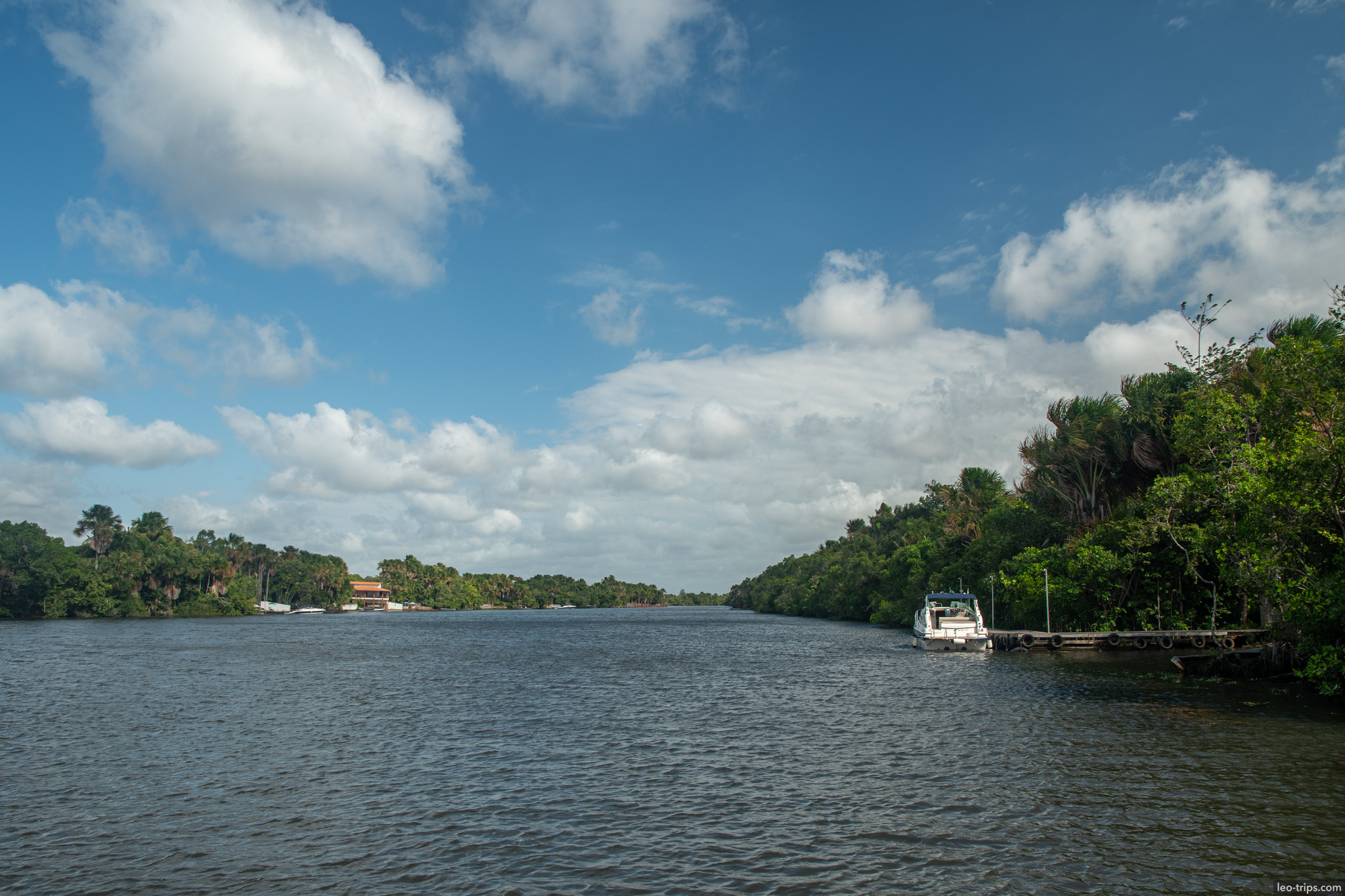 rio preguicas river boat dock barreirinhas lencois maranhenses