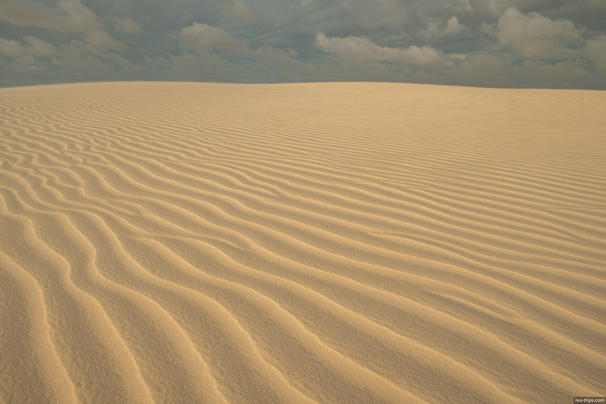 sand ridges clouds distance lencois lencois maranhenses