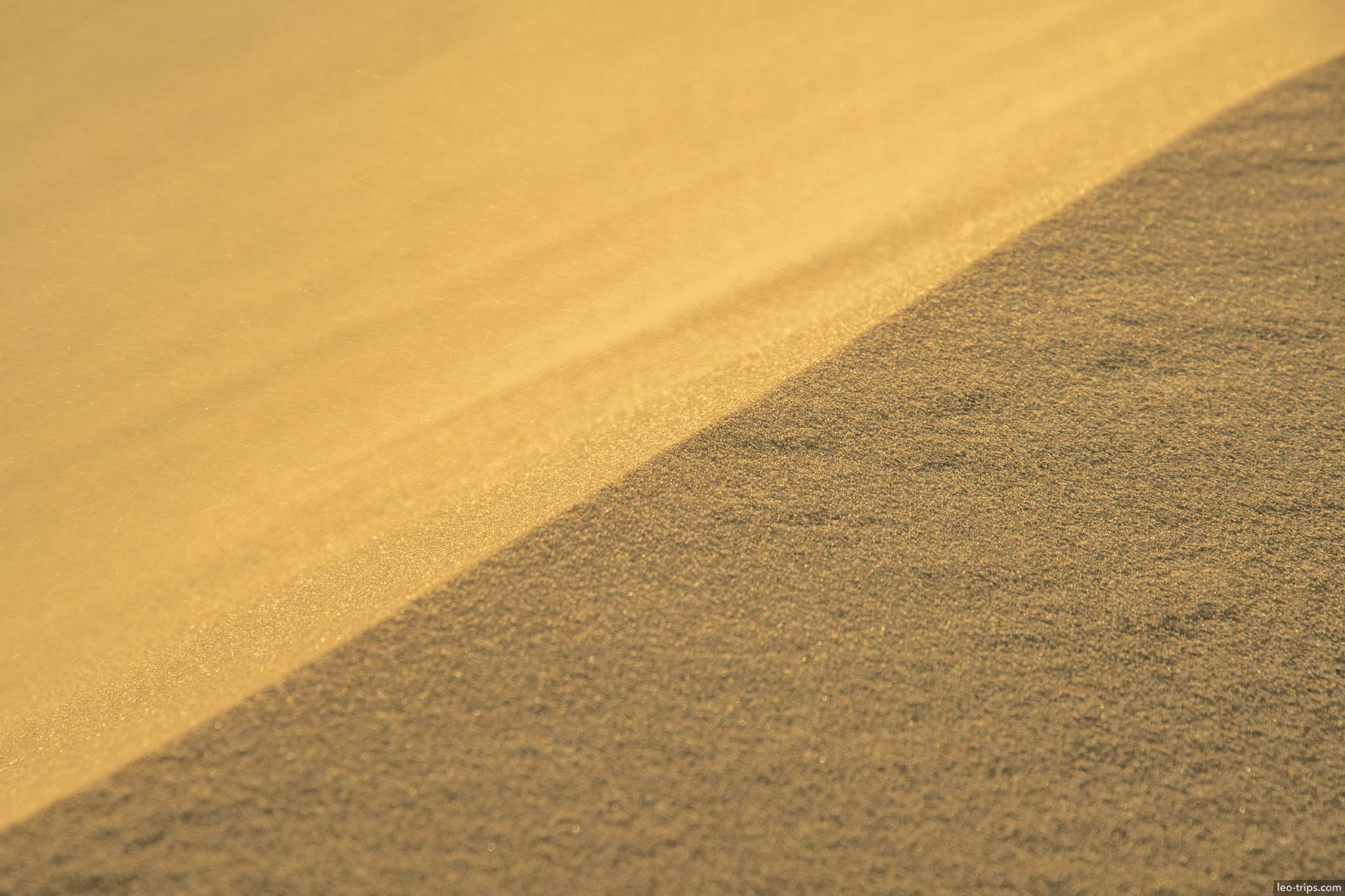 sand texture light shadow diagonal lencois lencois maranhenses