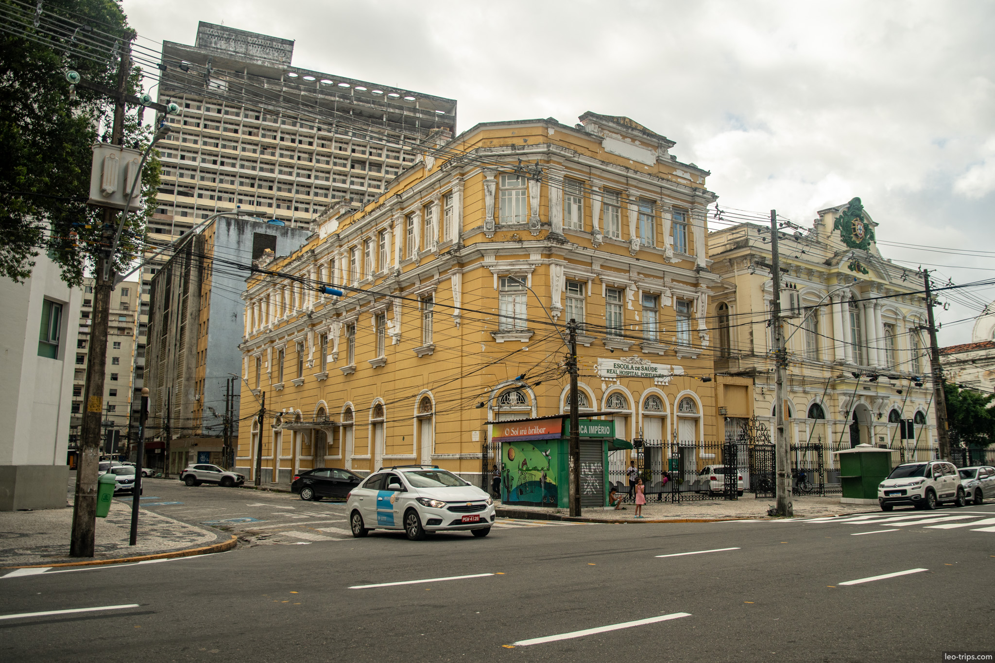 yellow colonial escola de saude building recife centro recife