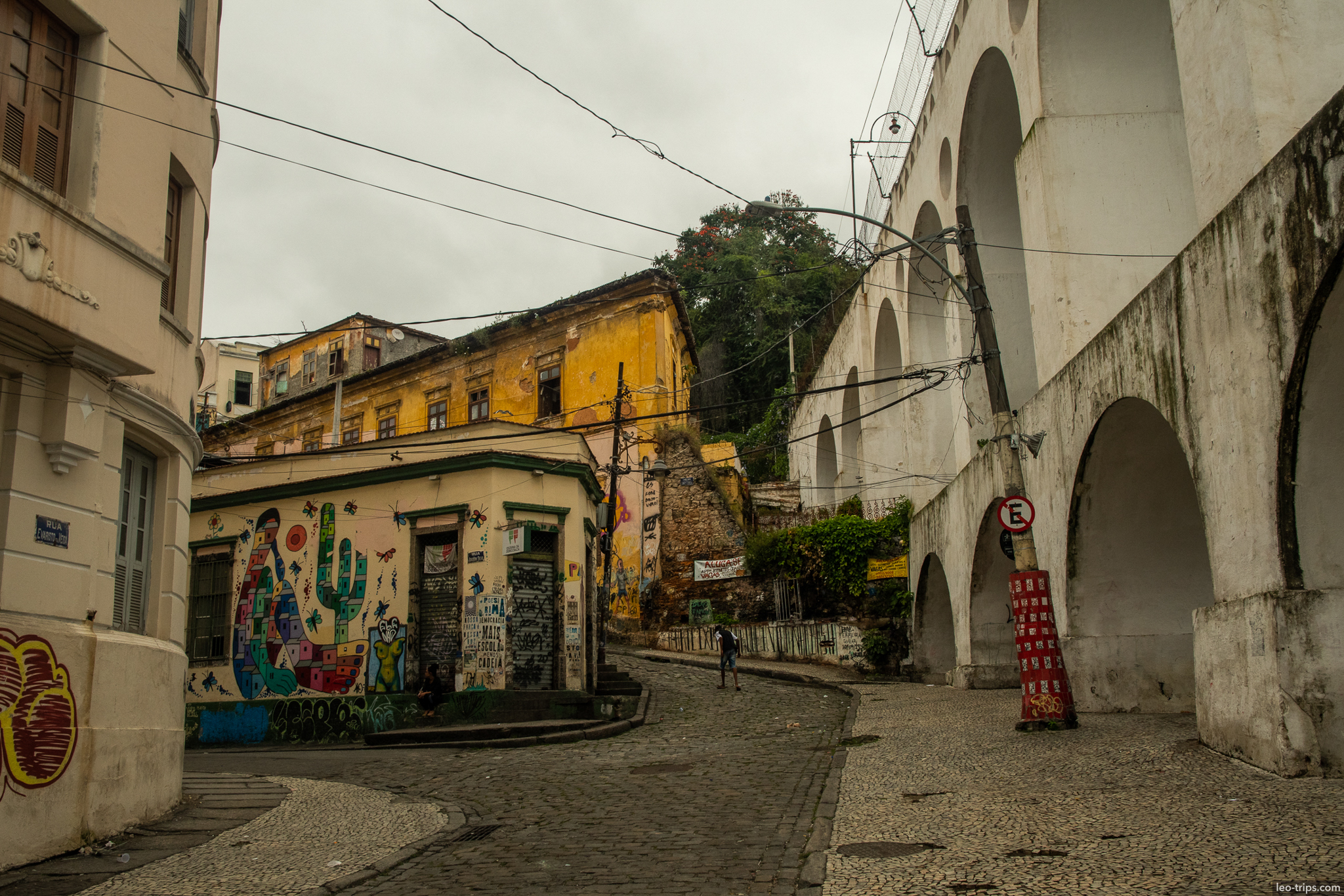 arcos da lapa carioca aqueduct santa teresa street art rio de janeiro