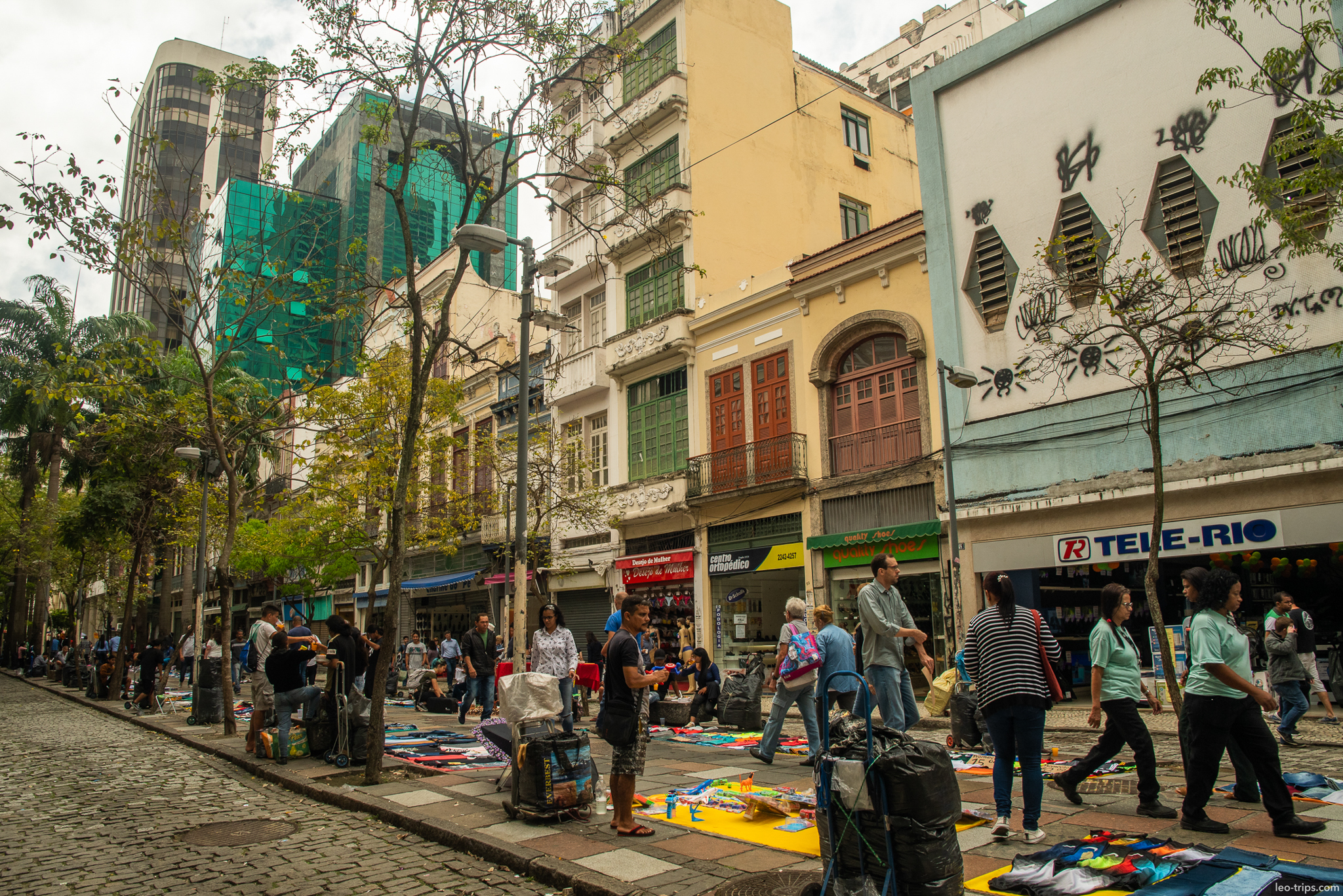 rio centro street market saara vendors rio de janeiro