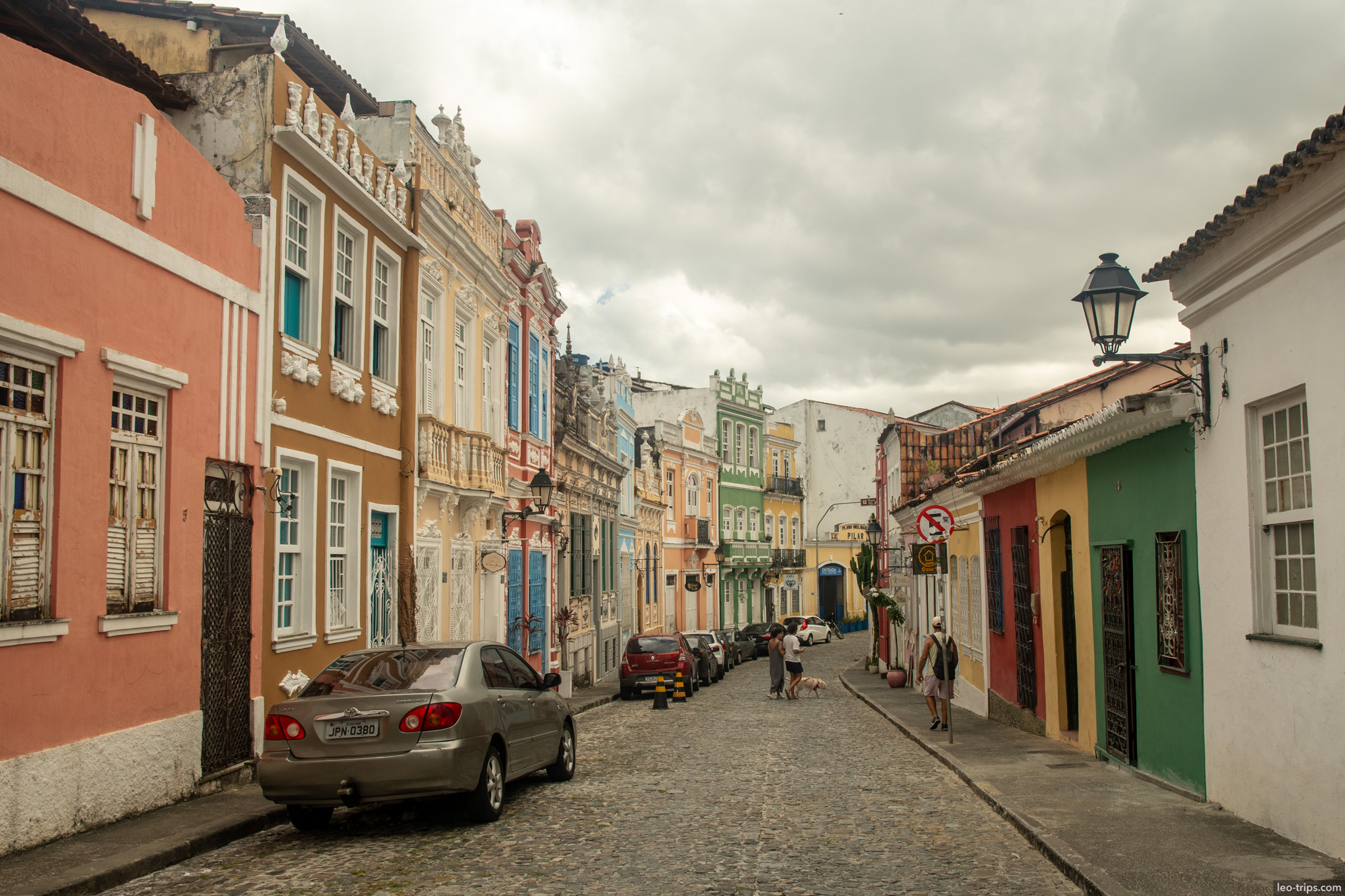 pastel colonial houses cobblestone street pelourinho salvador