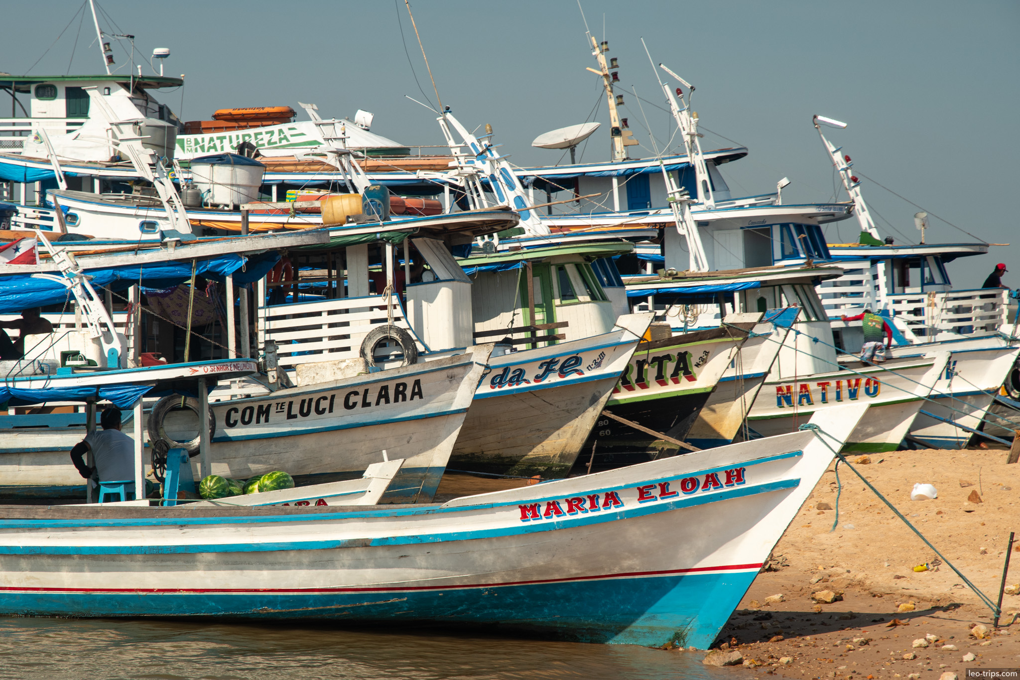 boats low tide santarem