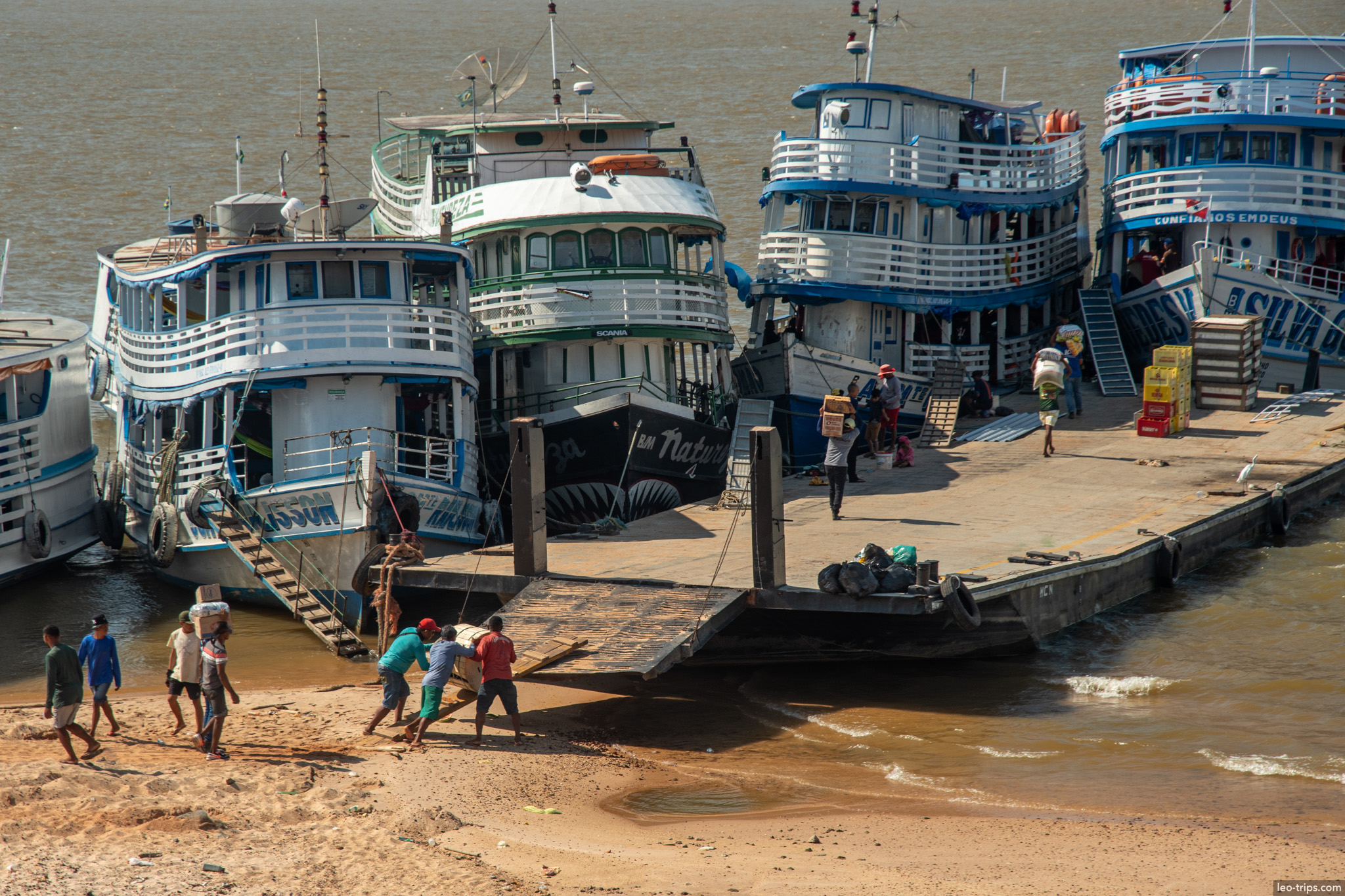 cargo loading onto ferry santarem