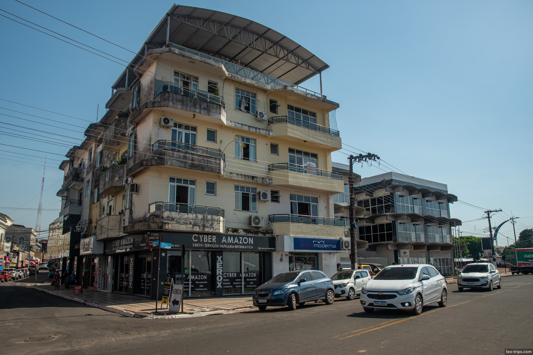 multi story corner building santarem