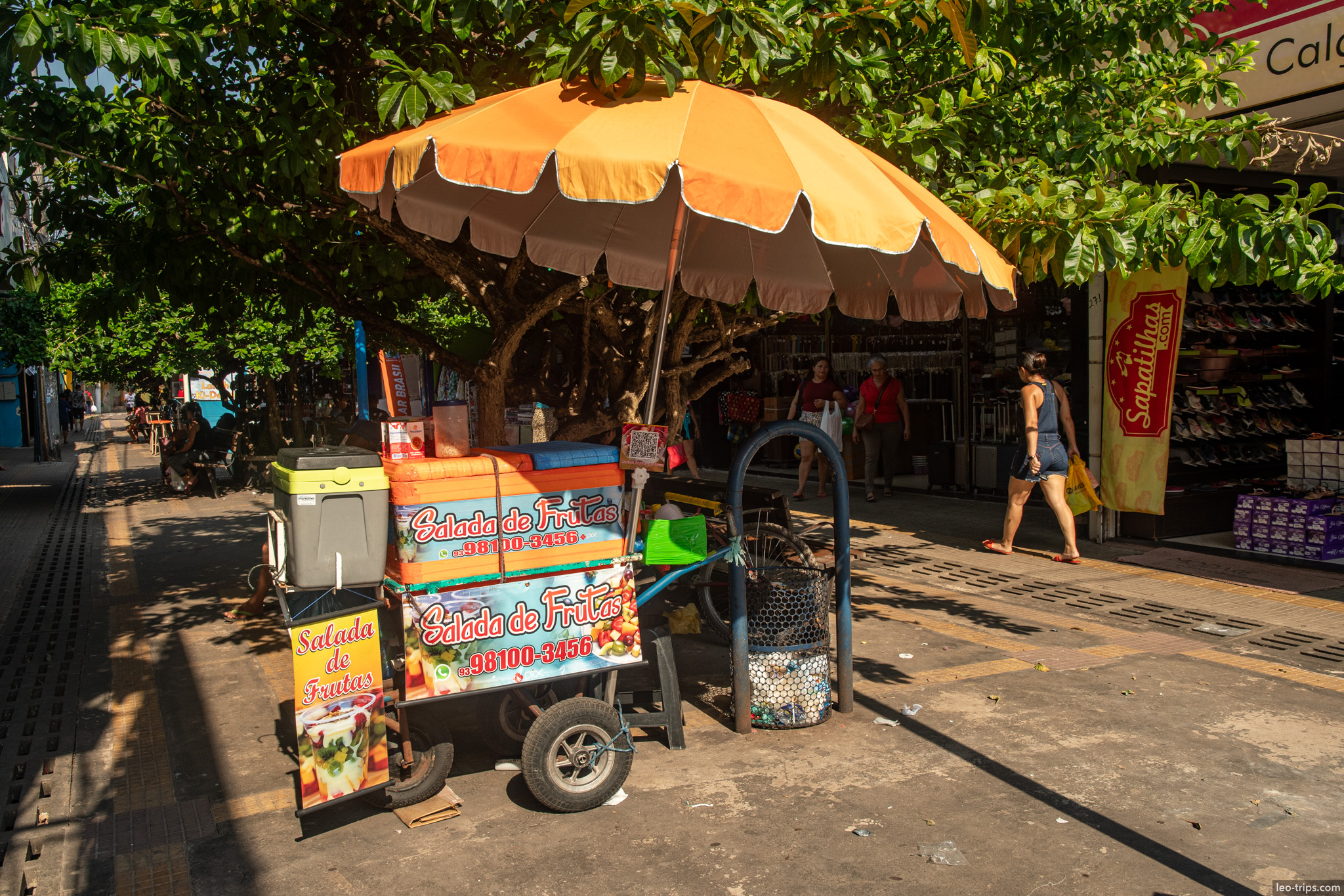 street vendor orange umbrella santarem
