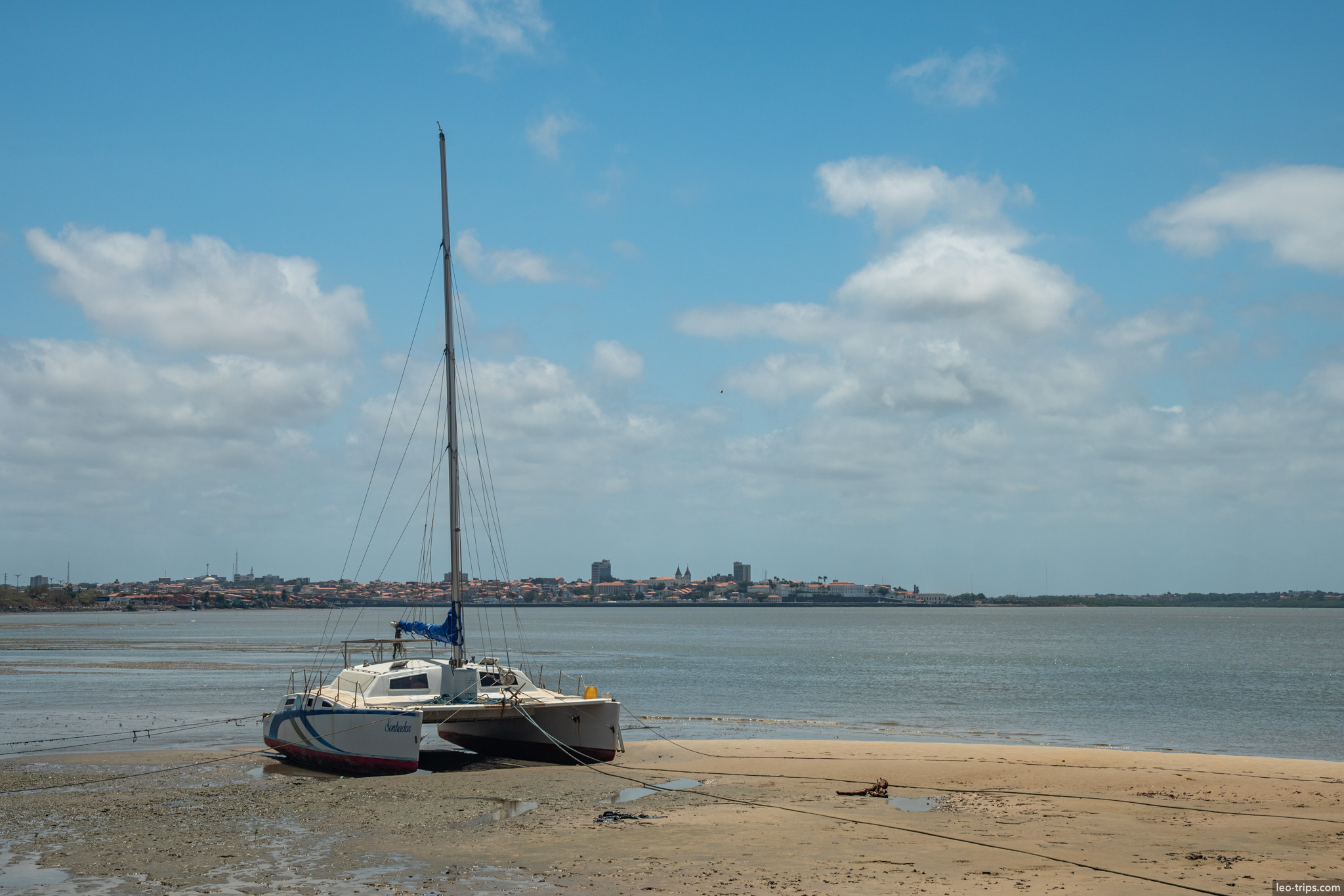 catamaran sandbank bay view sao luis