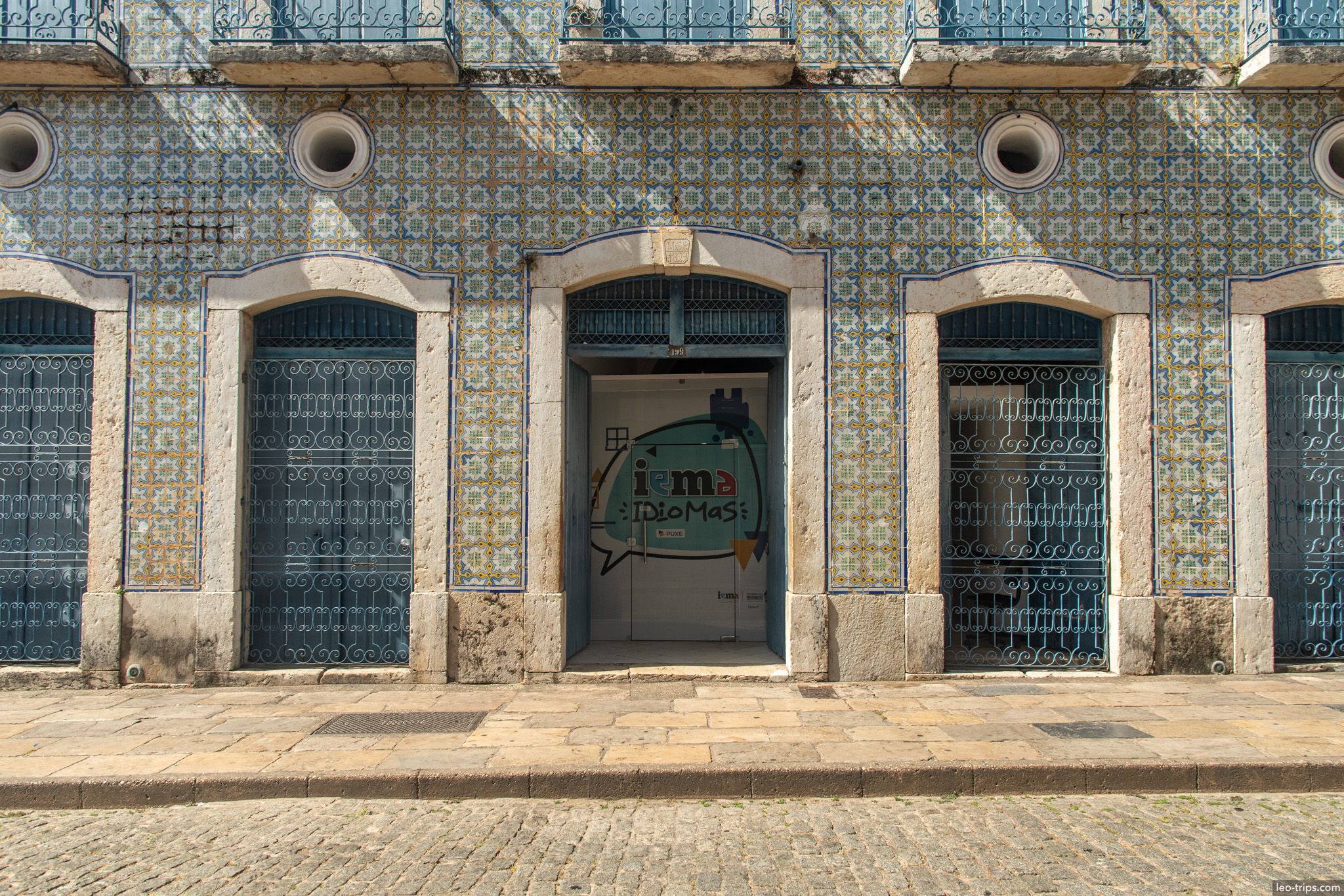 iema idiomas azulejo facade sao luis