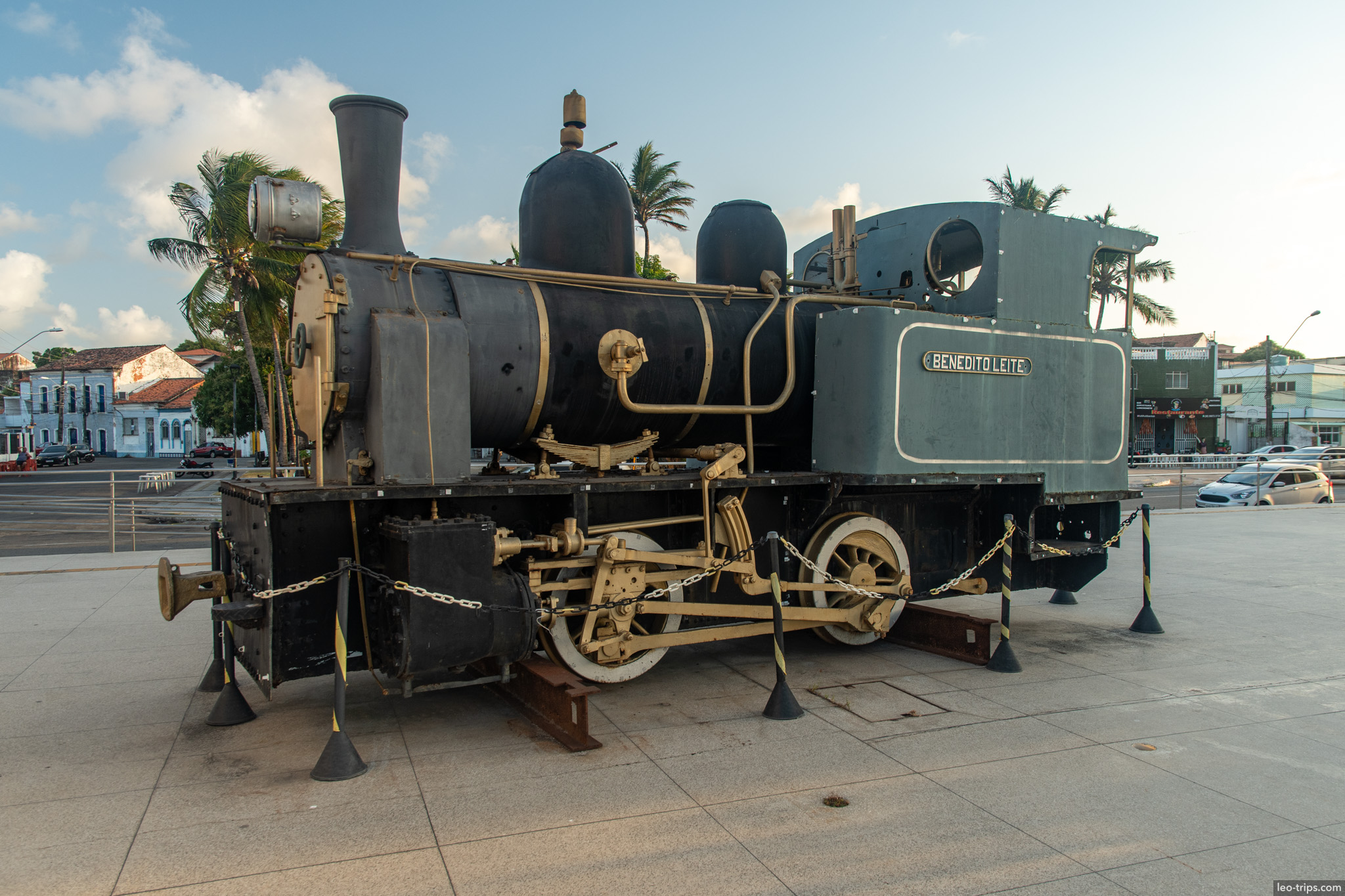 locomotiva benedito leite monument sao luis