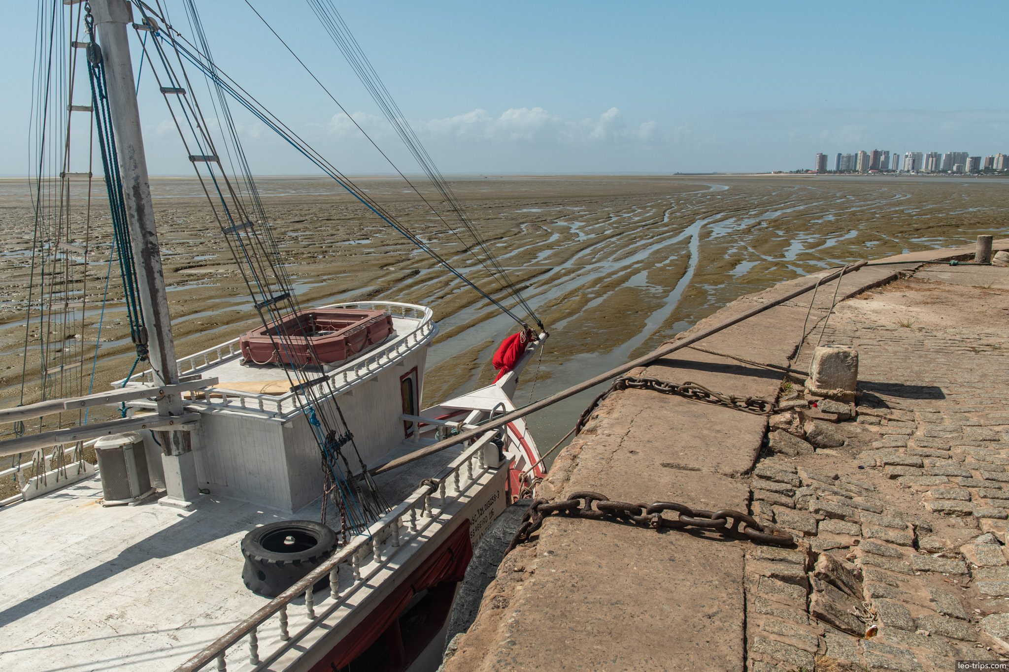 sailing vessel mudflats skyline sao luis