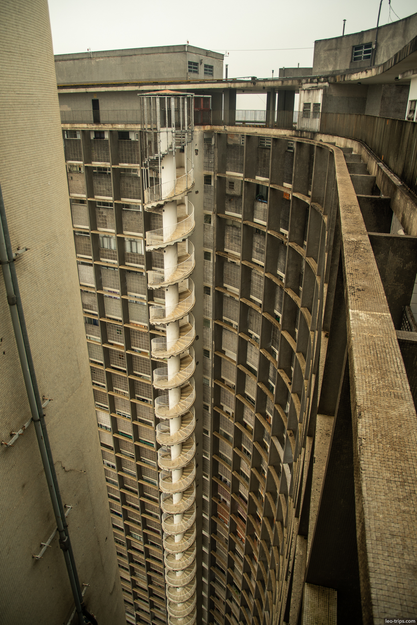 brutalist curved building courtyard sao paulo