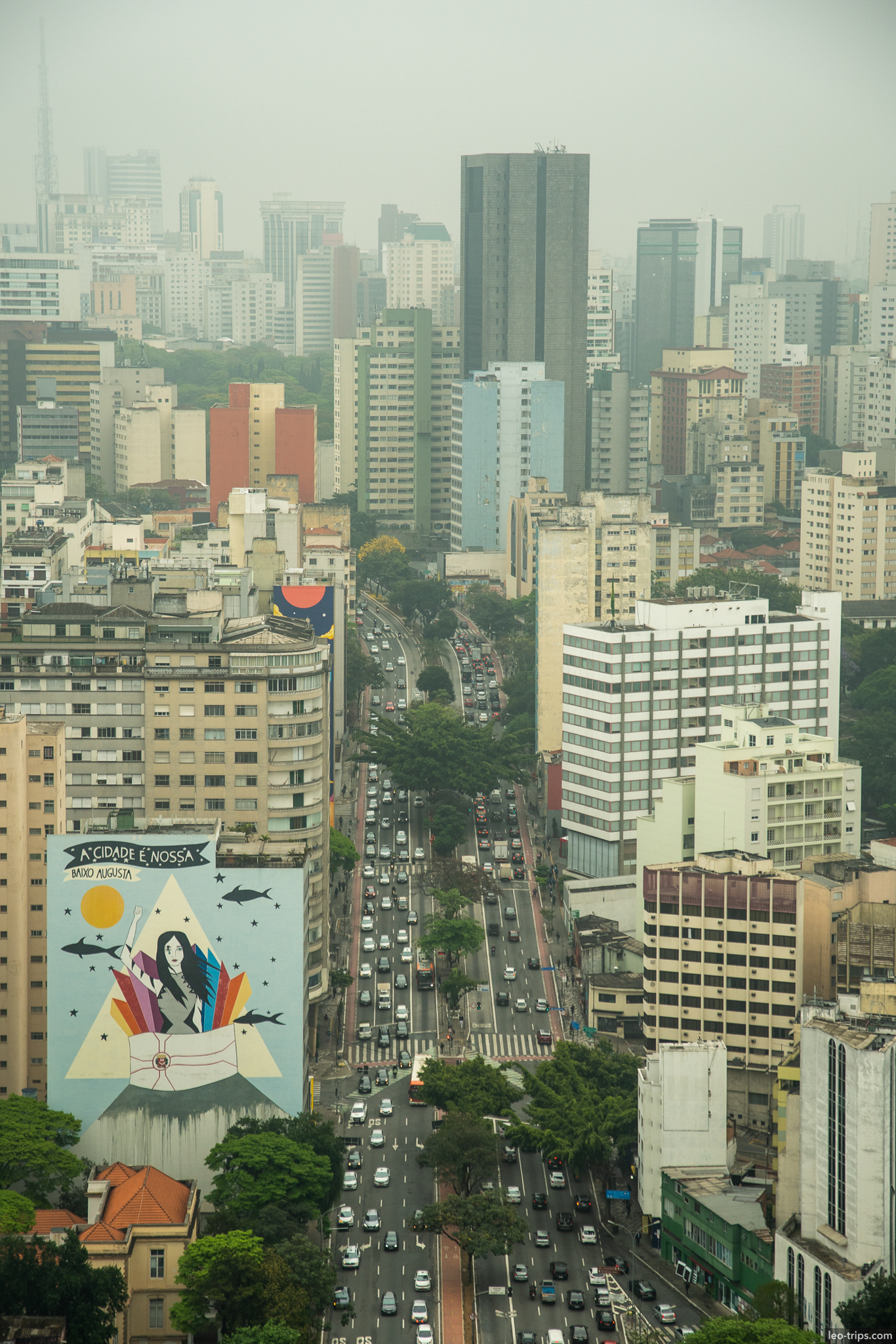 city mural smoggy traffic sao paulo