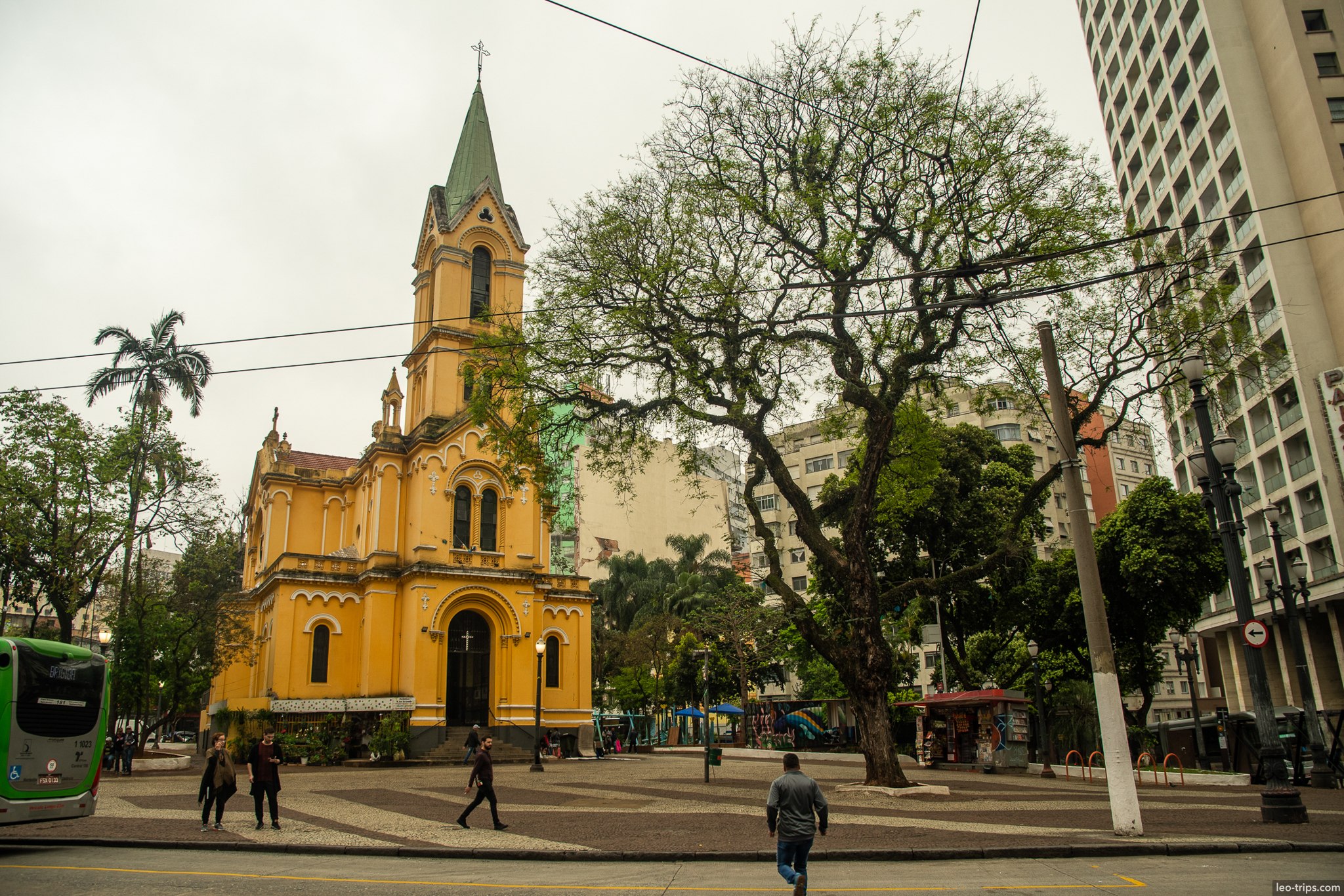 yellow church city plaza sao paulo