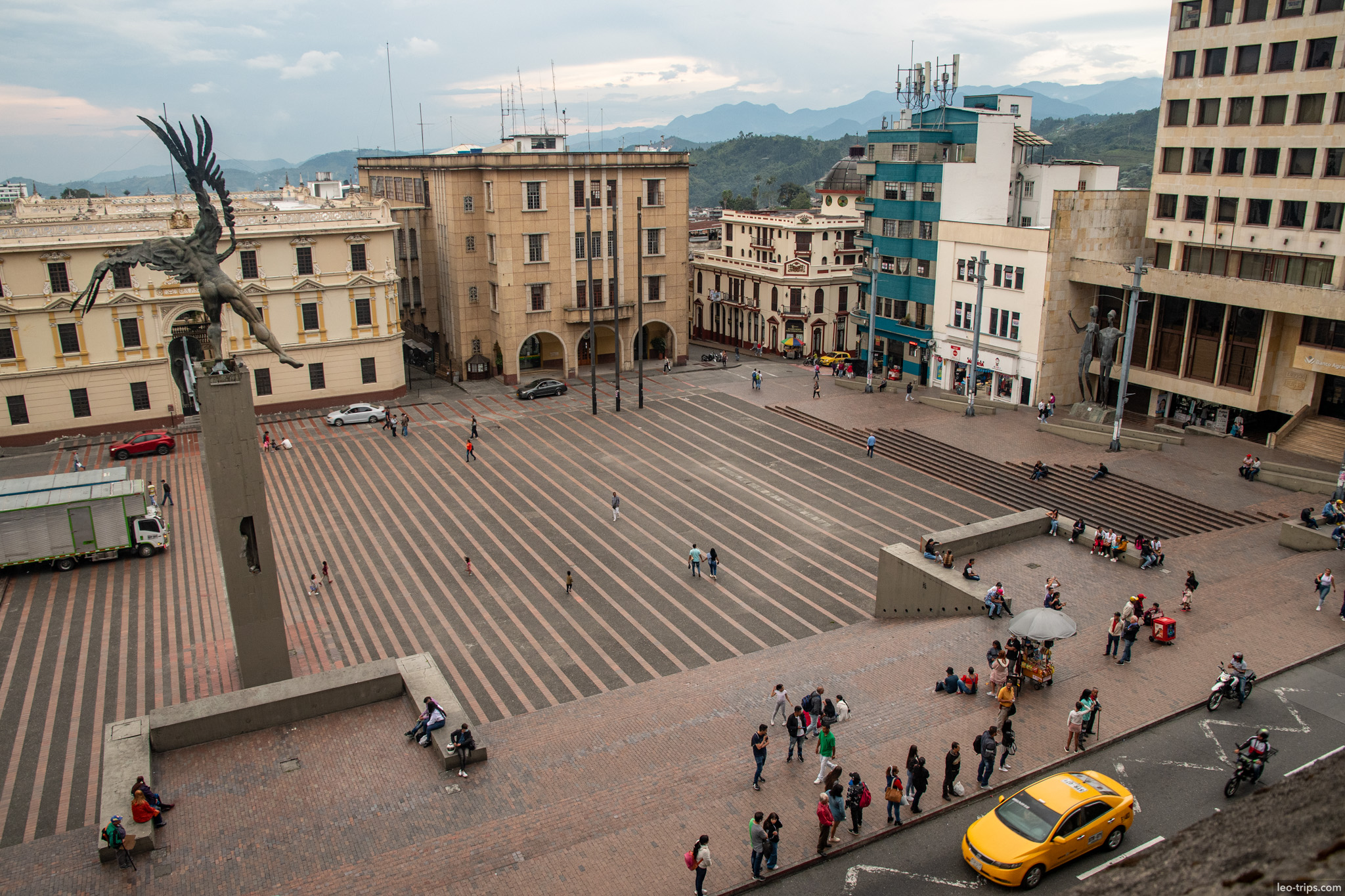 Plaza de Bolivar in Manizales manizales