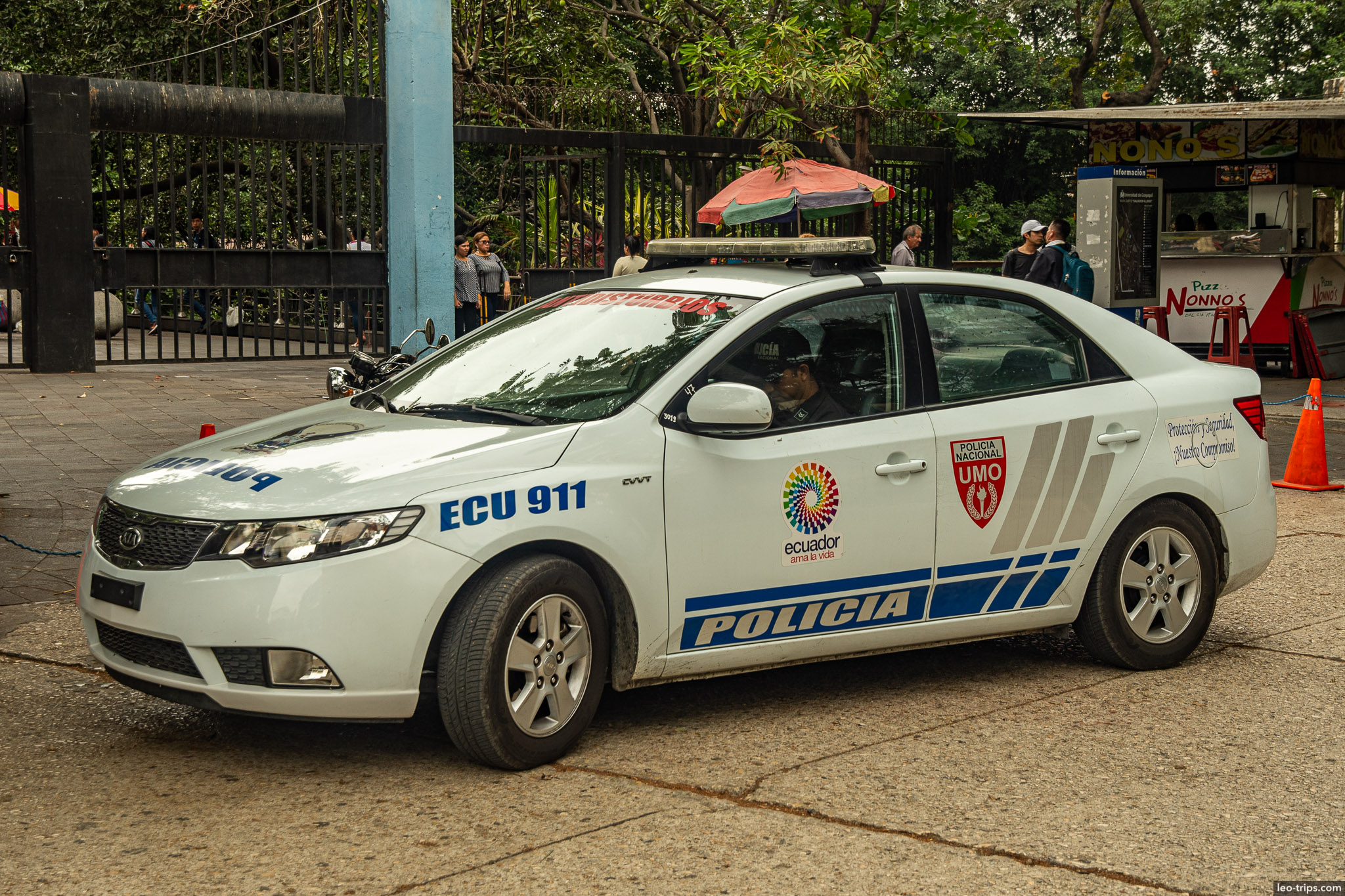 Guayaquil police car guayaquil