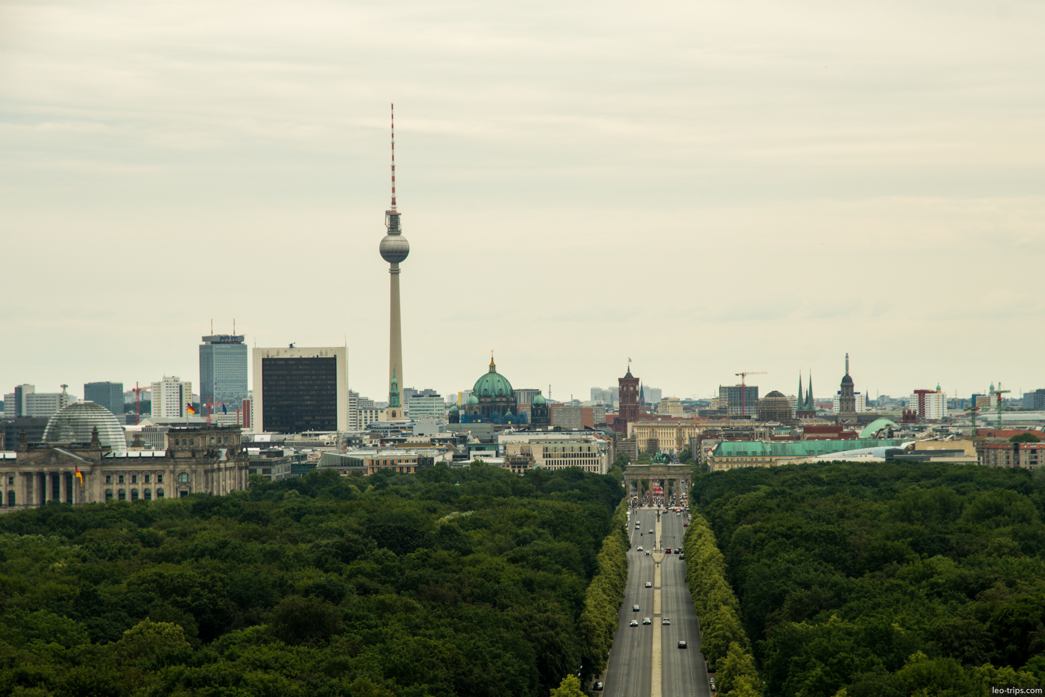 berlin panorama from siegessaule fernsehturm reichstag berlin