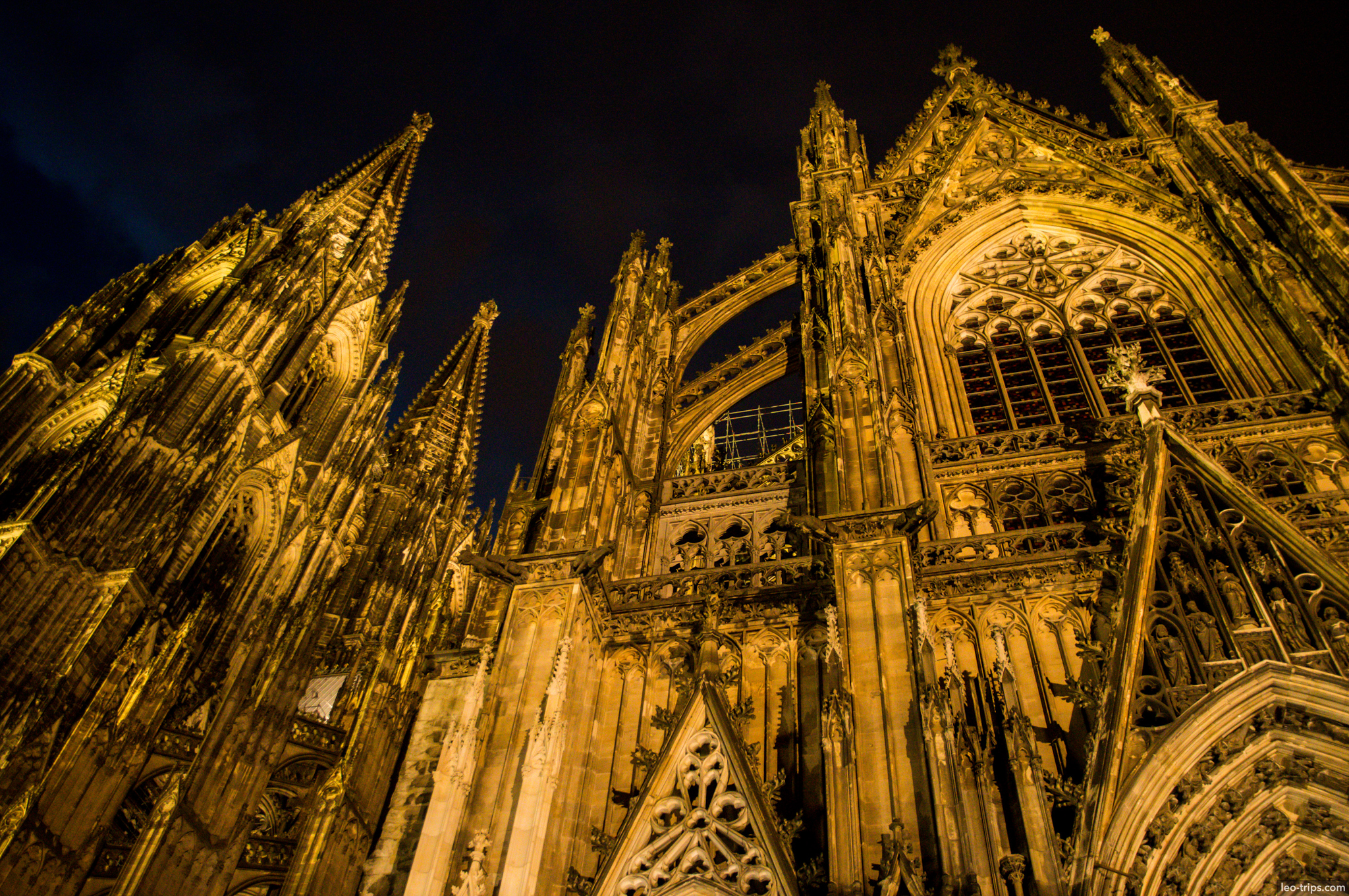 cologne cathedral dom gothic facade night illuminated cologne