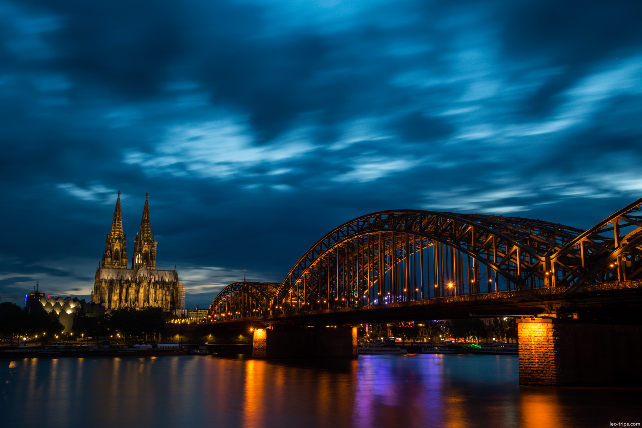 cologne cathedral dom hohenzollern bridge night long exposure cologne
